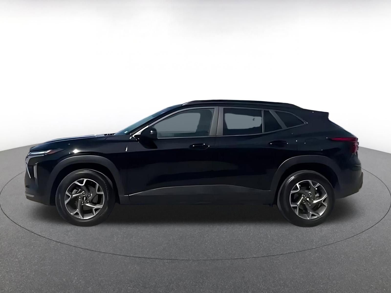 Thumbnail: 2025 Chevrolet Trax - 8