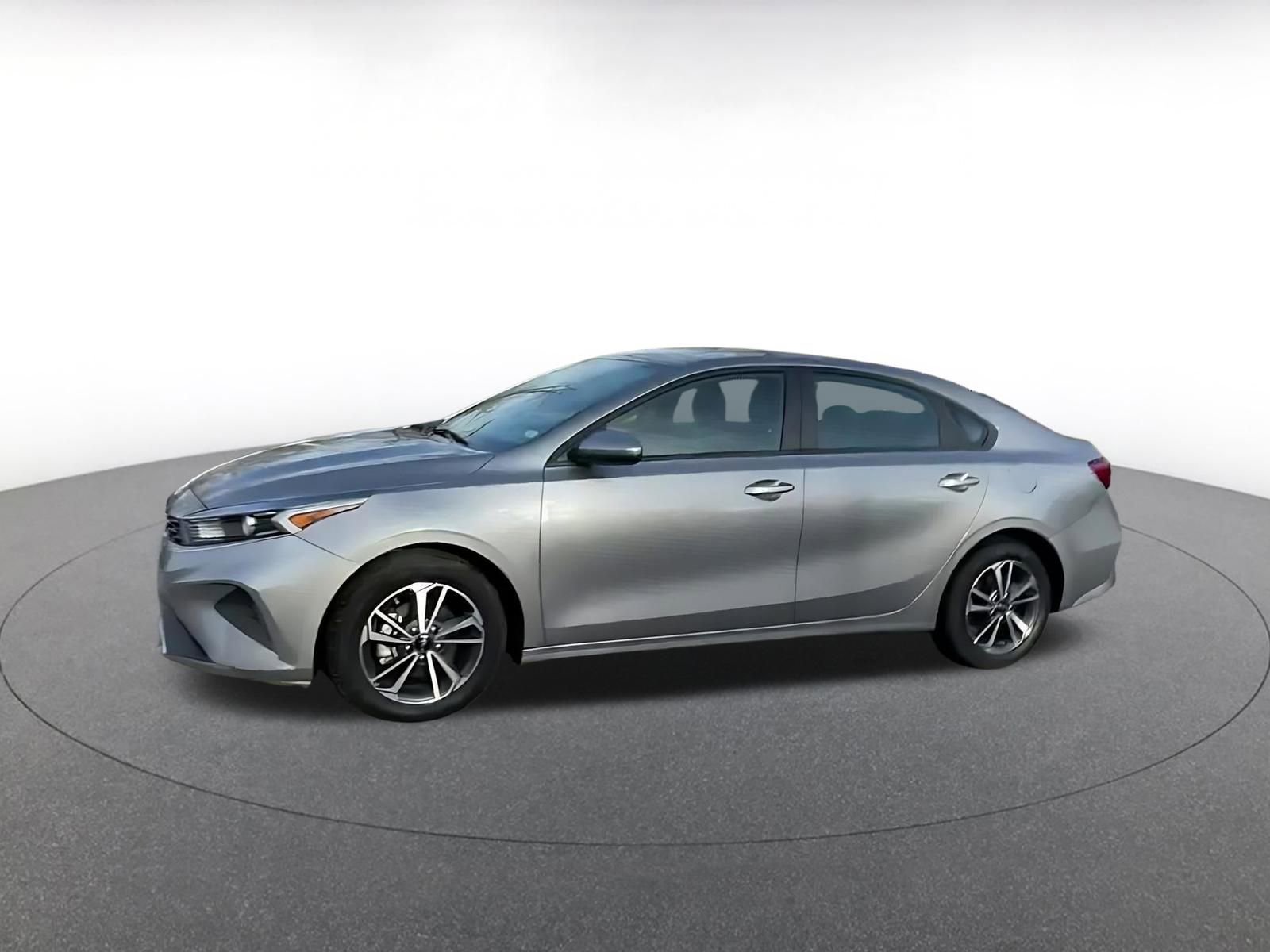 Thumbnail: 2024 Kia Forte - 8