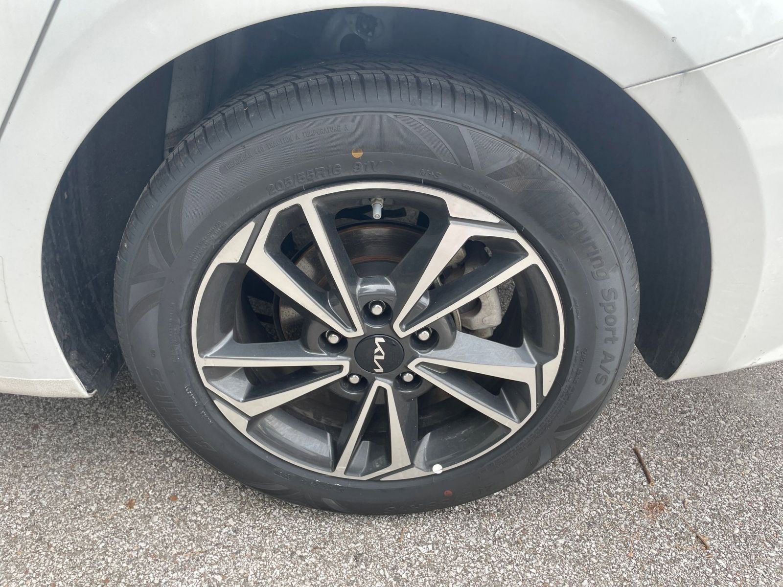 2024 Kia Forte LXS 29