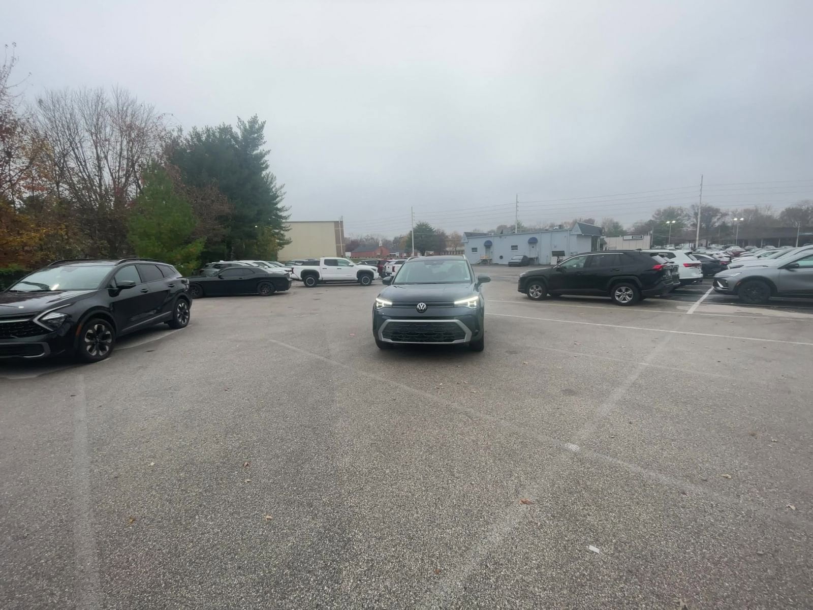 Thumbnail: 2025 Volkswagen Taos - 15