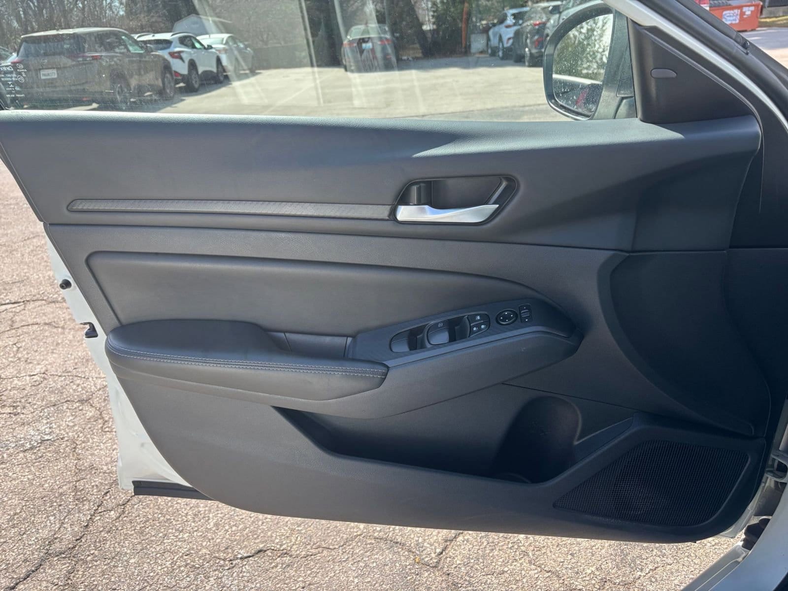 Thumbnail: 2025 Nissan Altima - 18