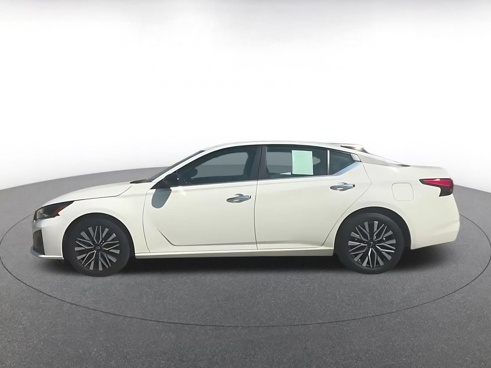 Thumbnail: 2025 Nissan Altima - 8