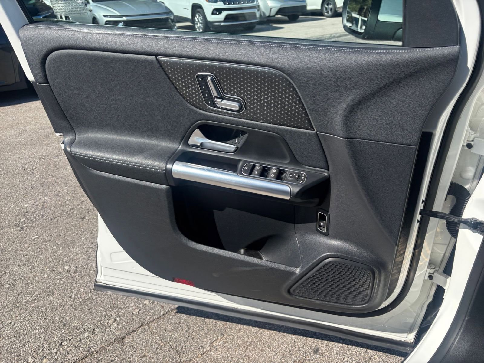 Thumbnail: 2025 Mercedes-Benz GLA - 18