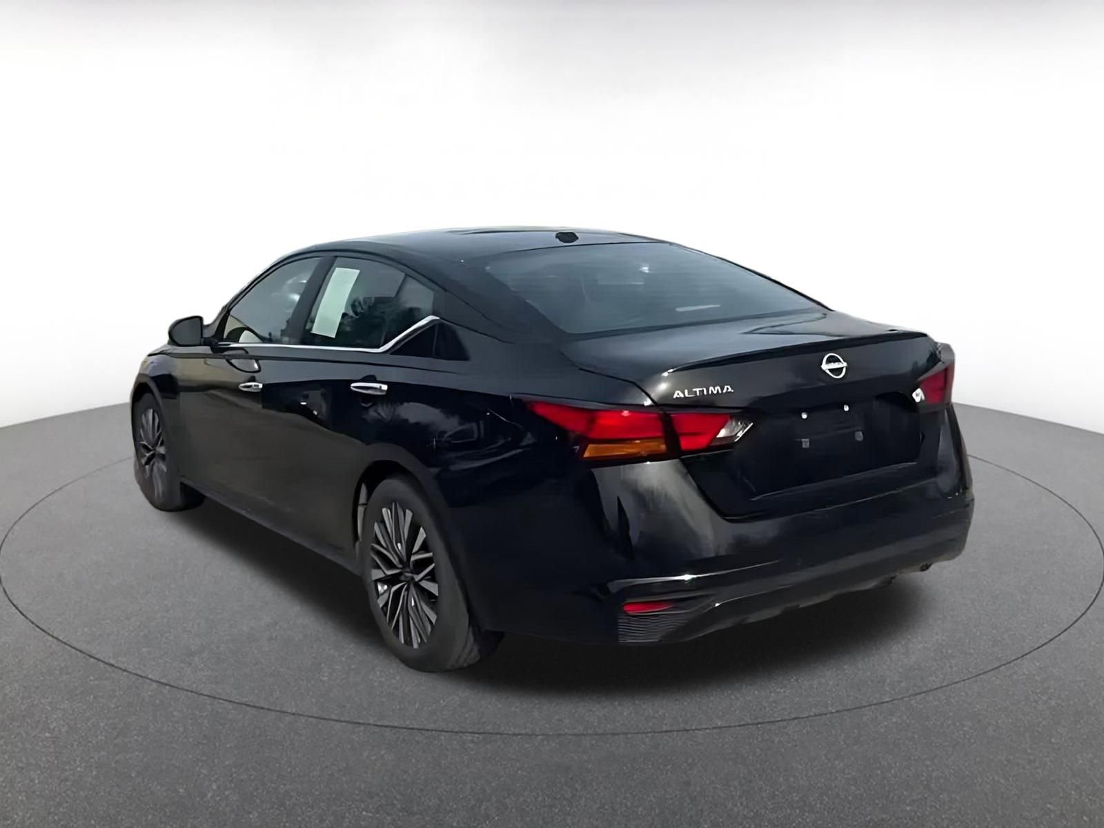 Thumbnail: 2025 Nissan Altima - 11