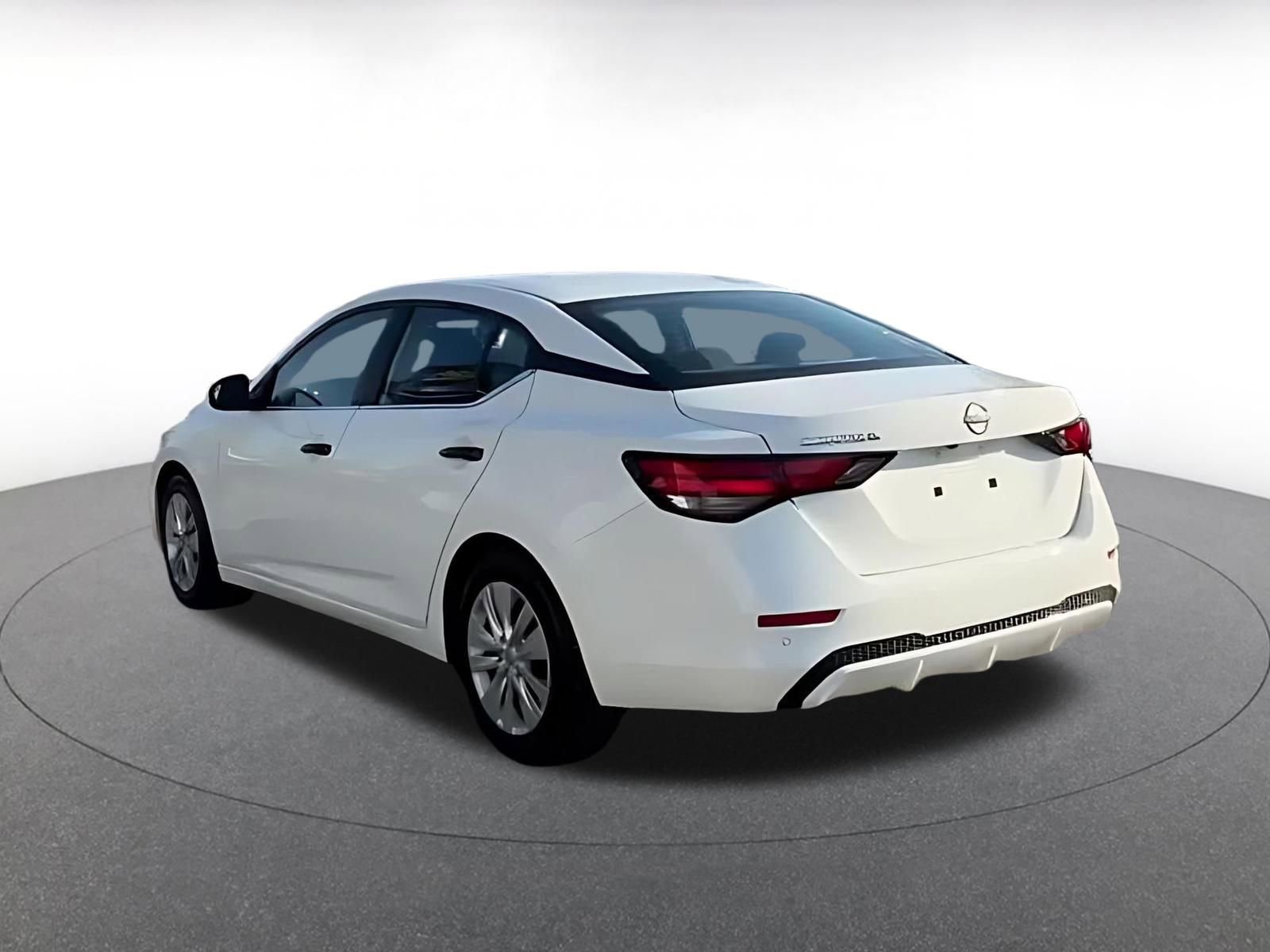 Thumbnail: 2025 Nissan Sentra - 9