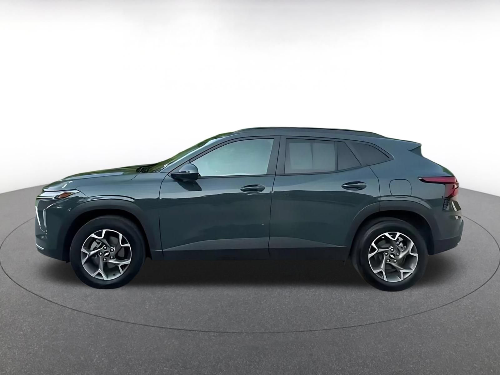 Thumbnail: 2025 Chevrolet Trax - 7