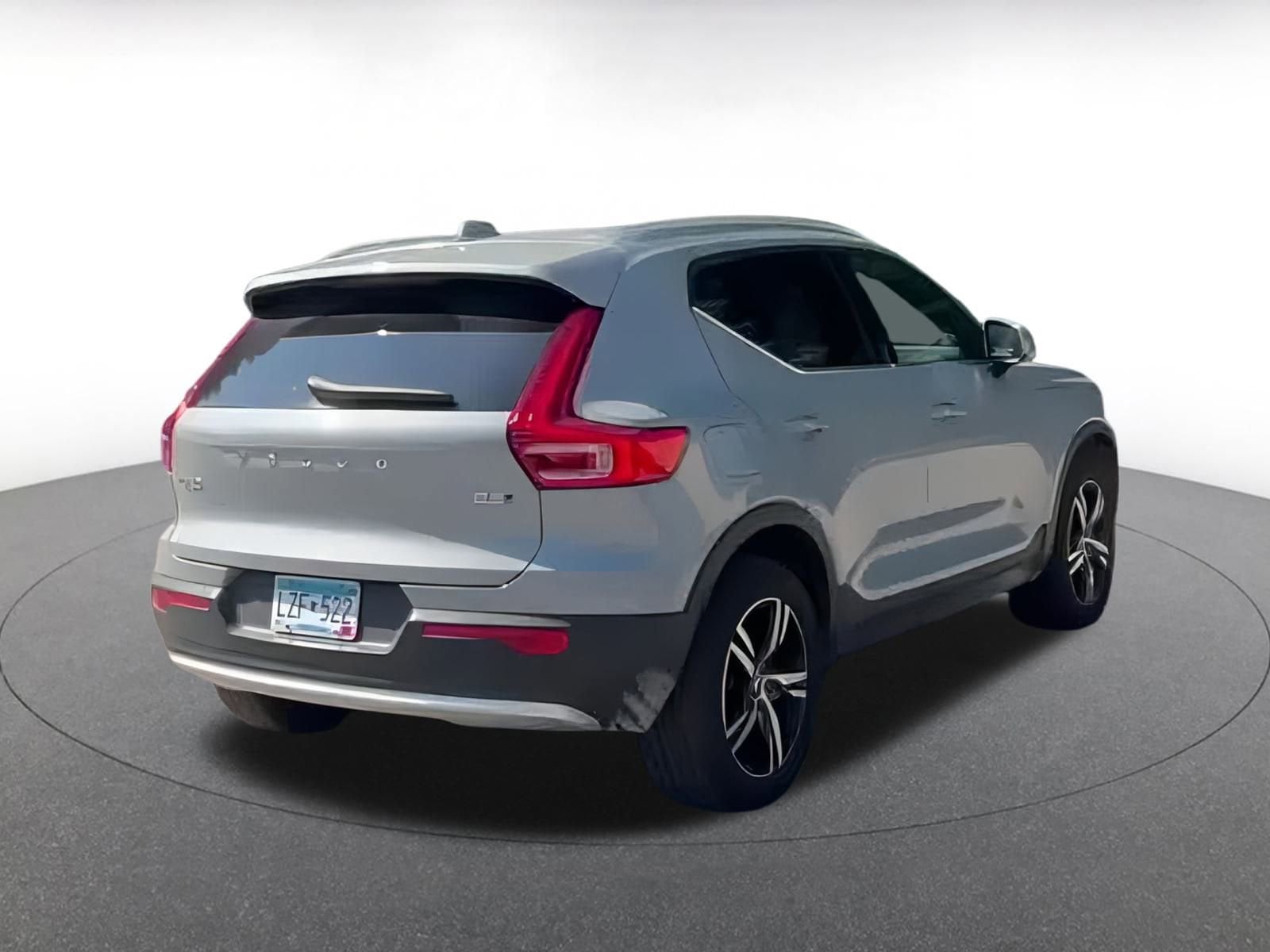 Thumbnail: 2024 Volvo XC40 - 14