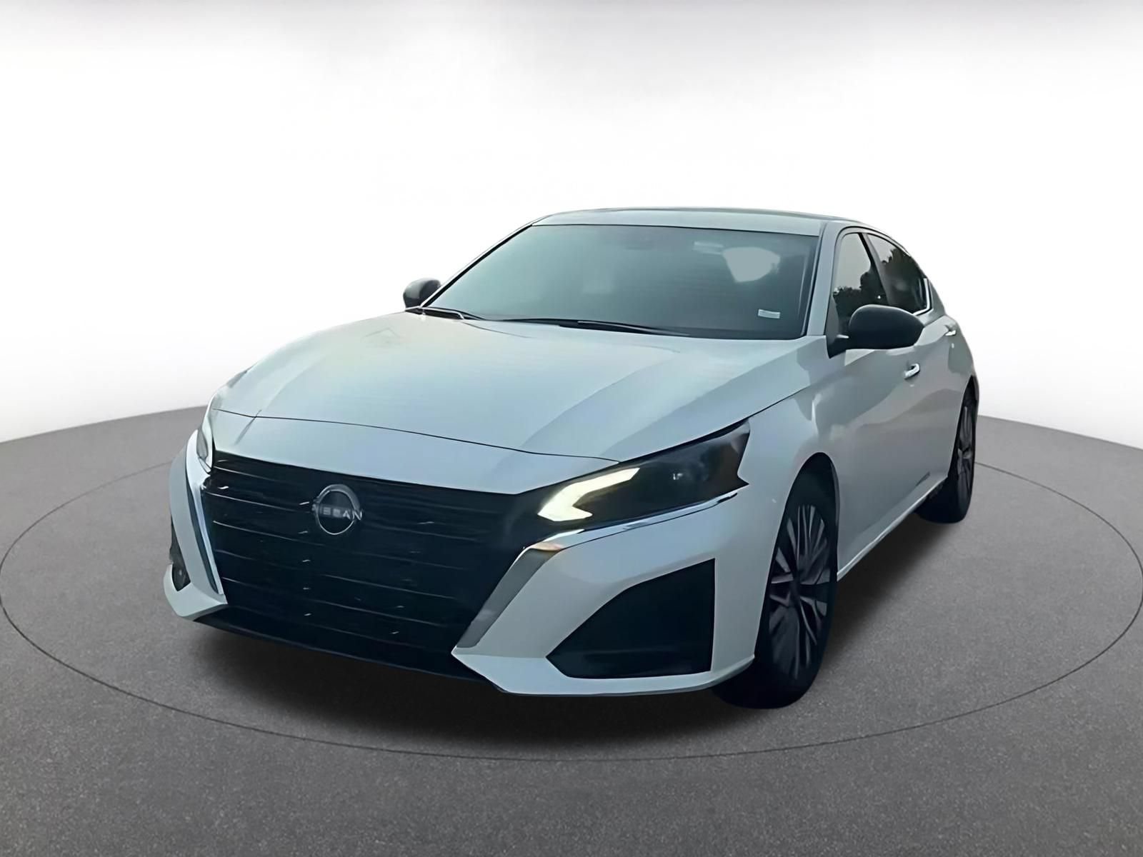 Thumbnail: 2025 Nissan Altima - 6