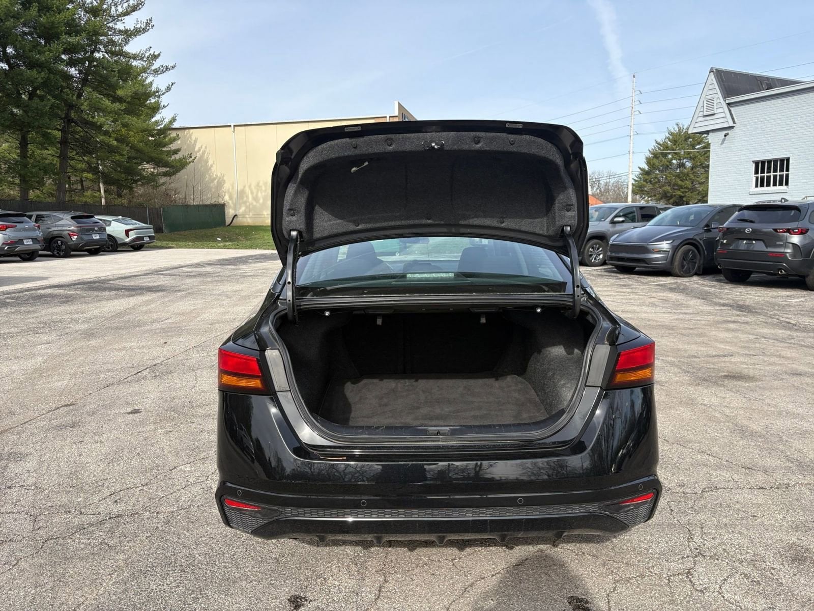 Thumbnail: 2025 Nissan Altima - 30