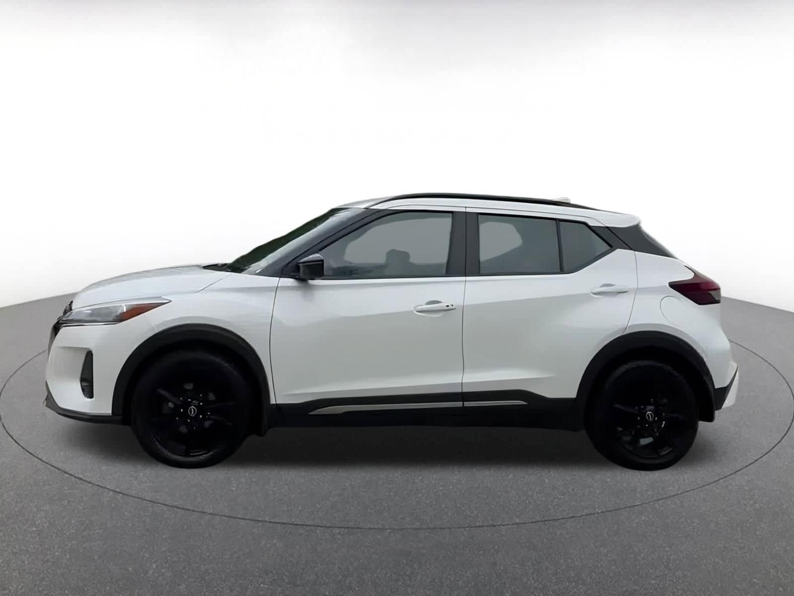 Thumbnail: 2023 Nissan Kicks - 8