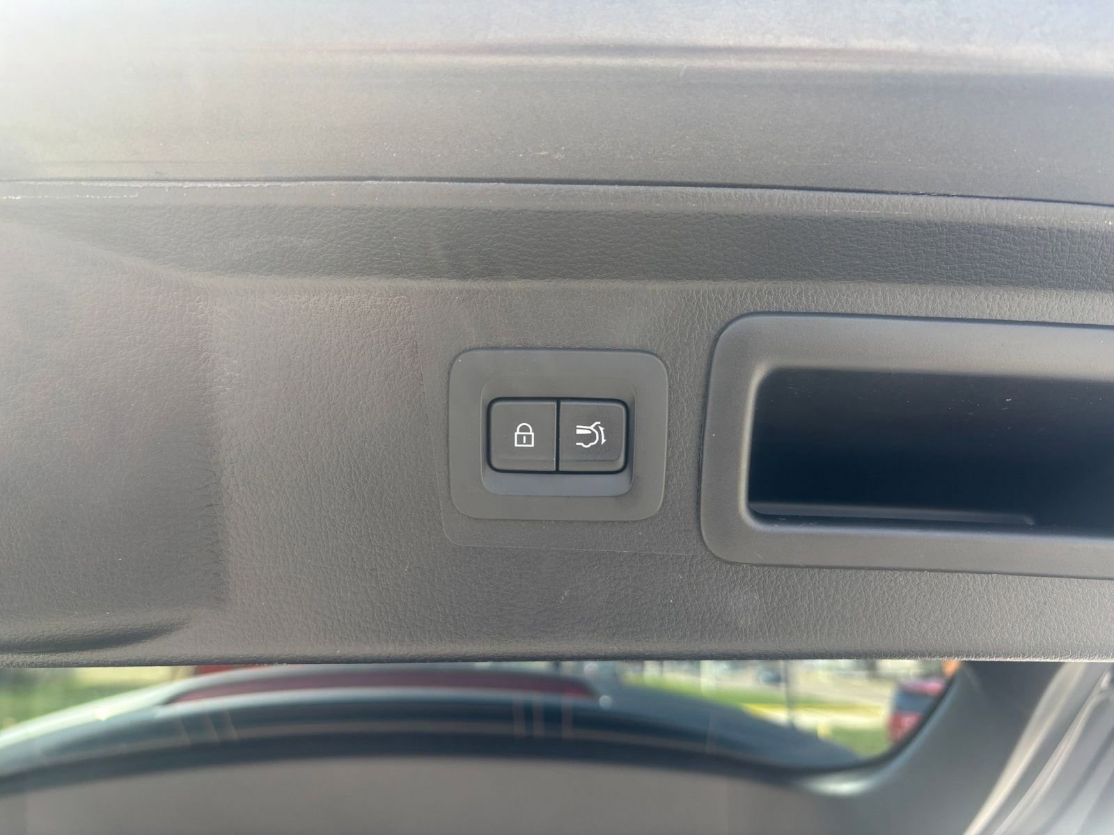 Thumbnail: 2025 Mazda CX-50 - 22