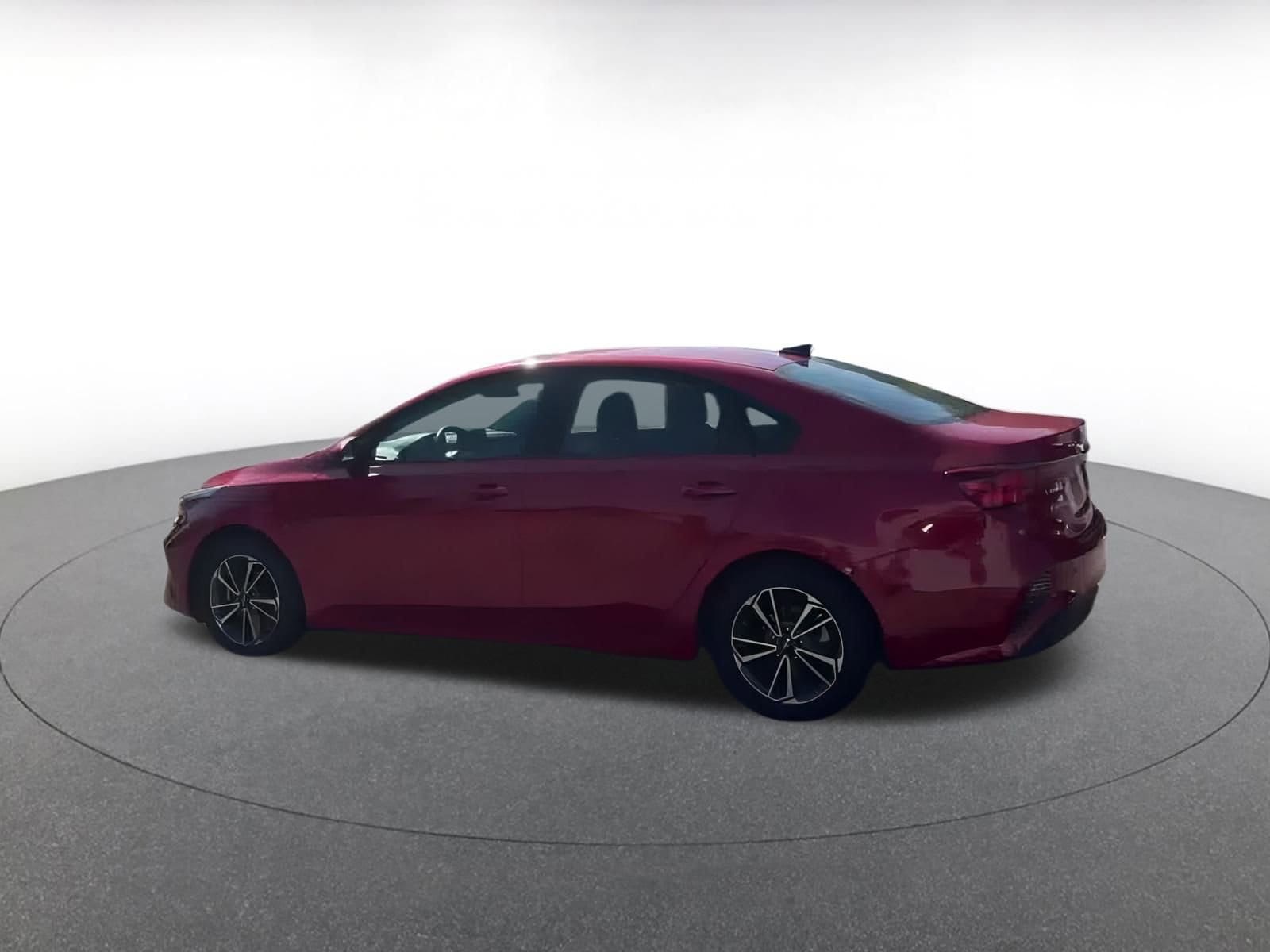 Thumbnail: 2023 Kia Forte - 4