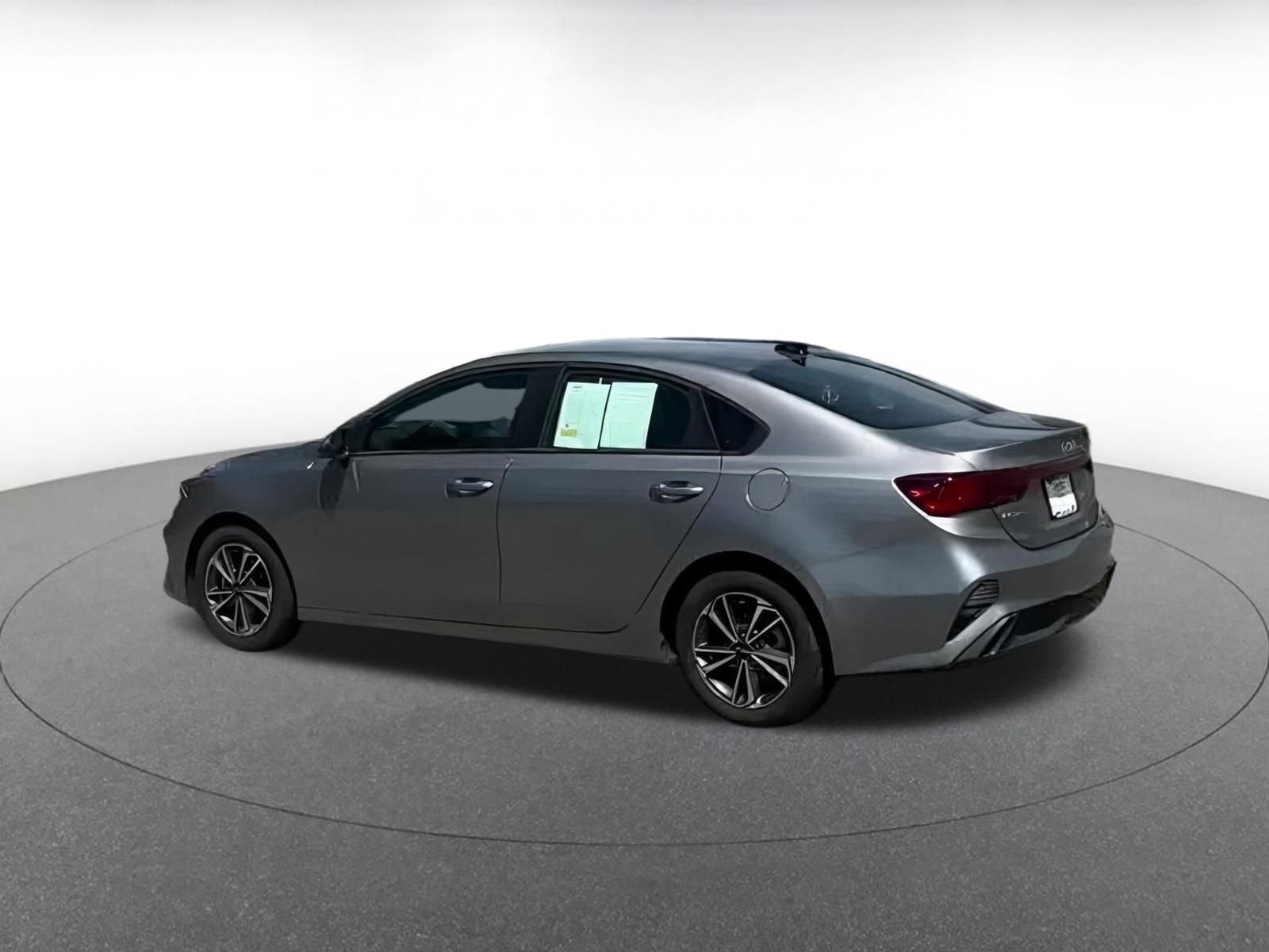 Thumbnail: 2024 Kia Forte - 8