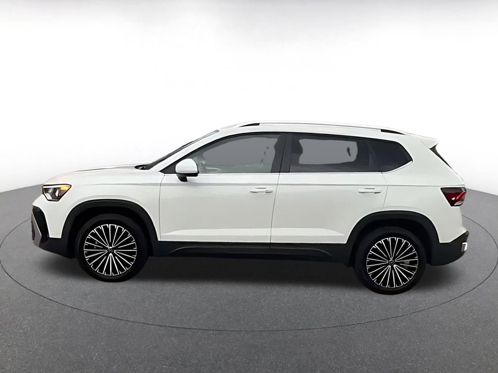 Thumbnail: 2025 Volkswagen Taos - 7