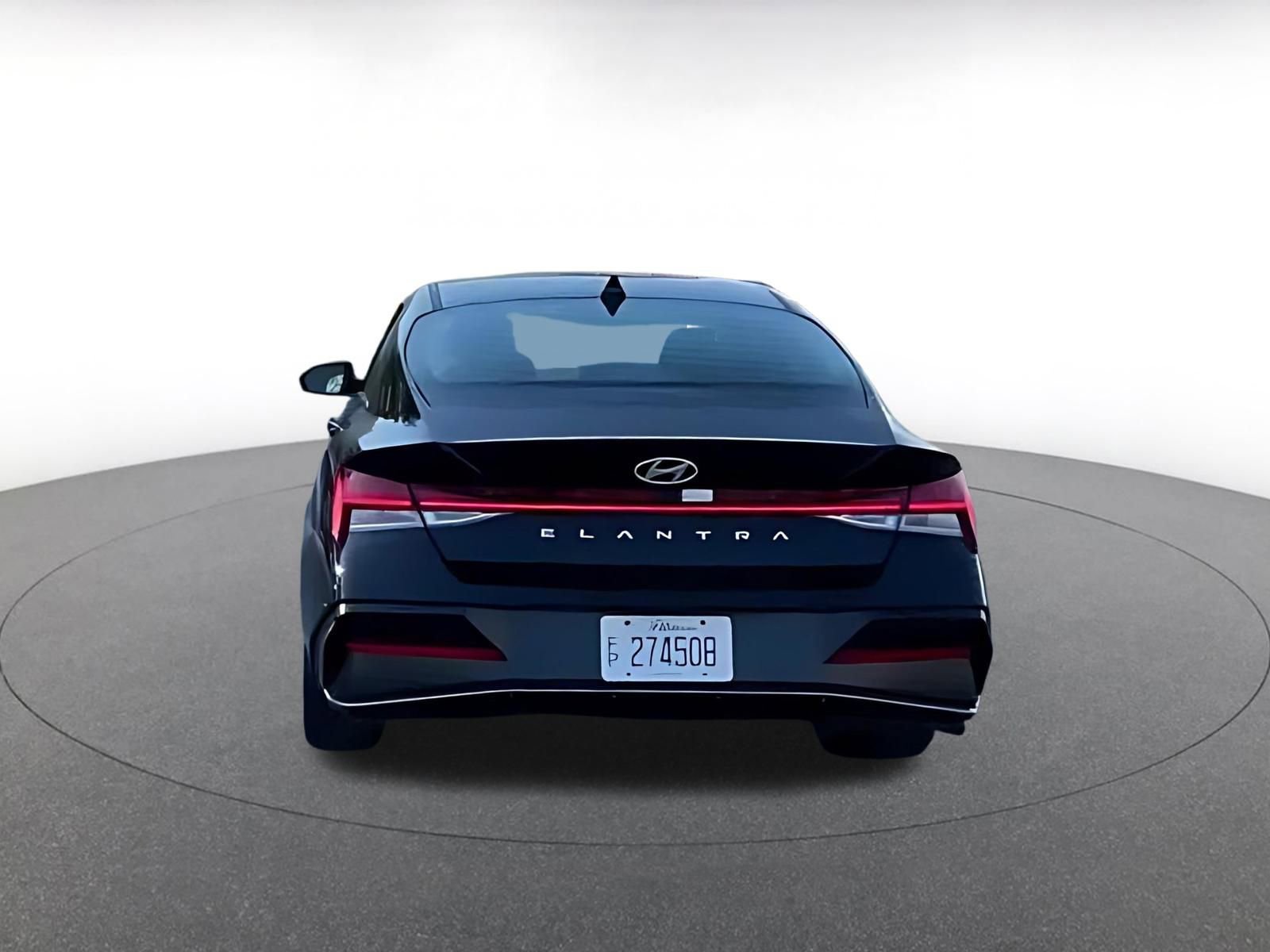 Thumbnail: 2025 Hyundai Elantra - 10