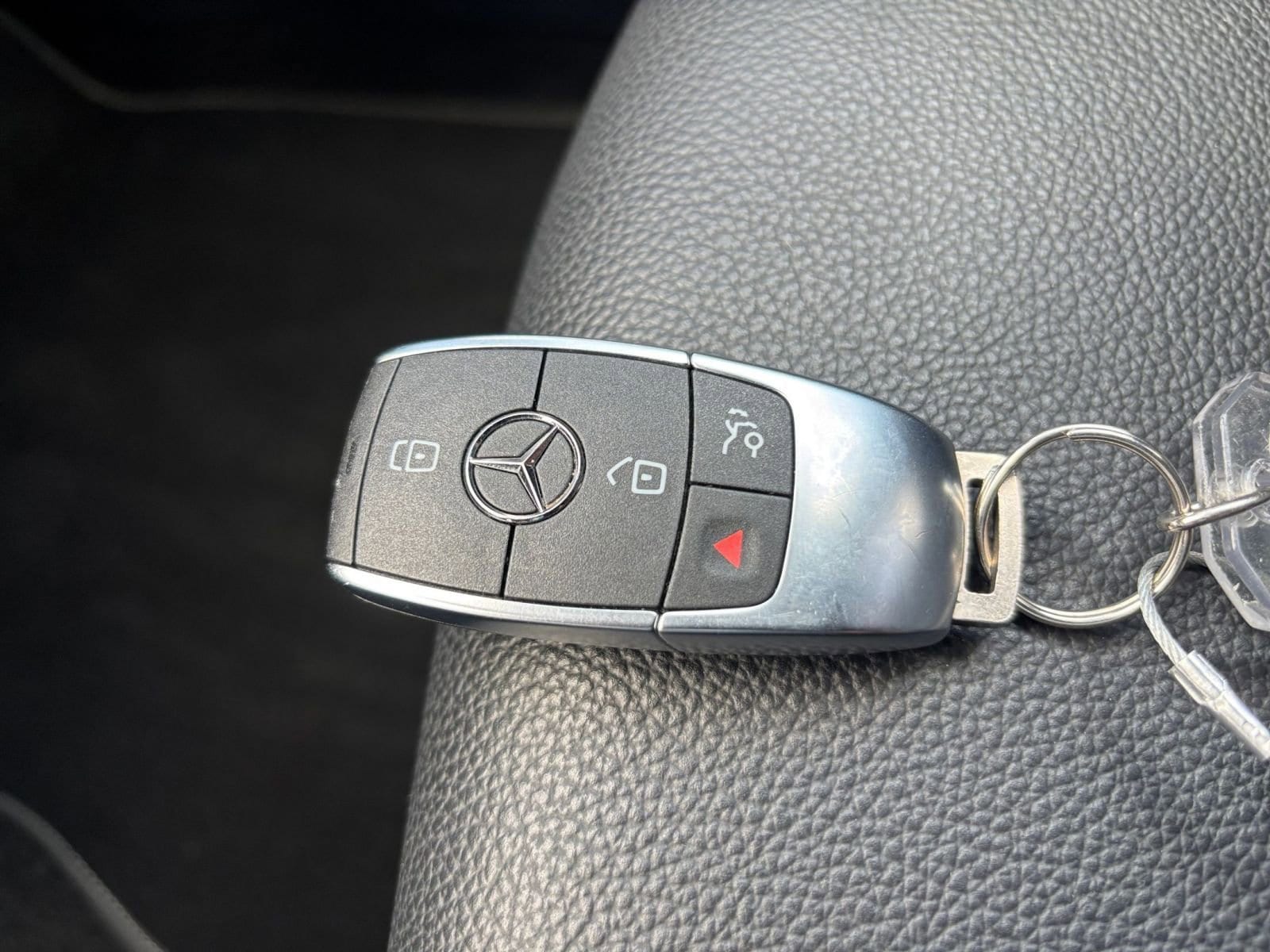Thumbnail: 2024 Mercedes-Benz GLB - 22