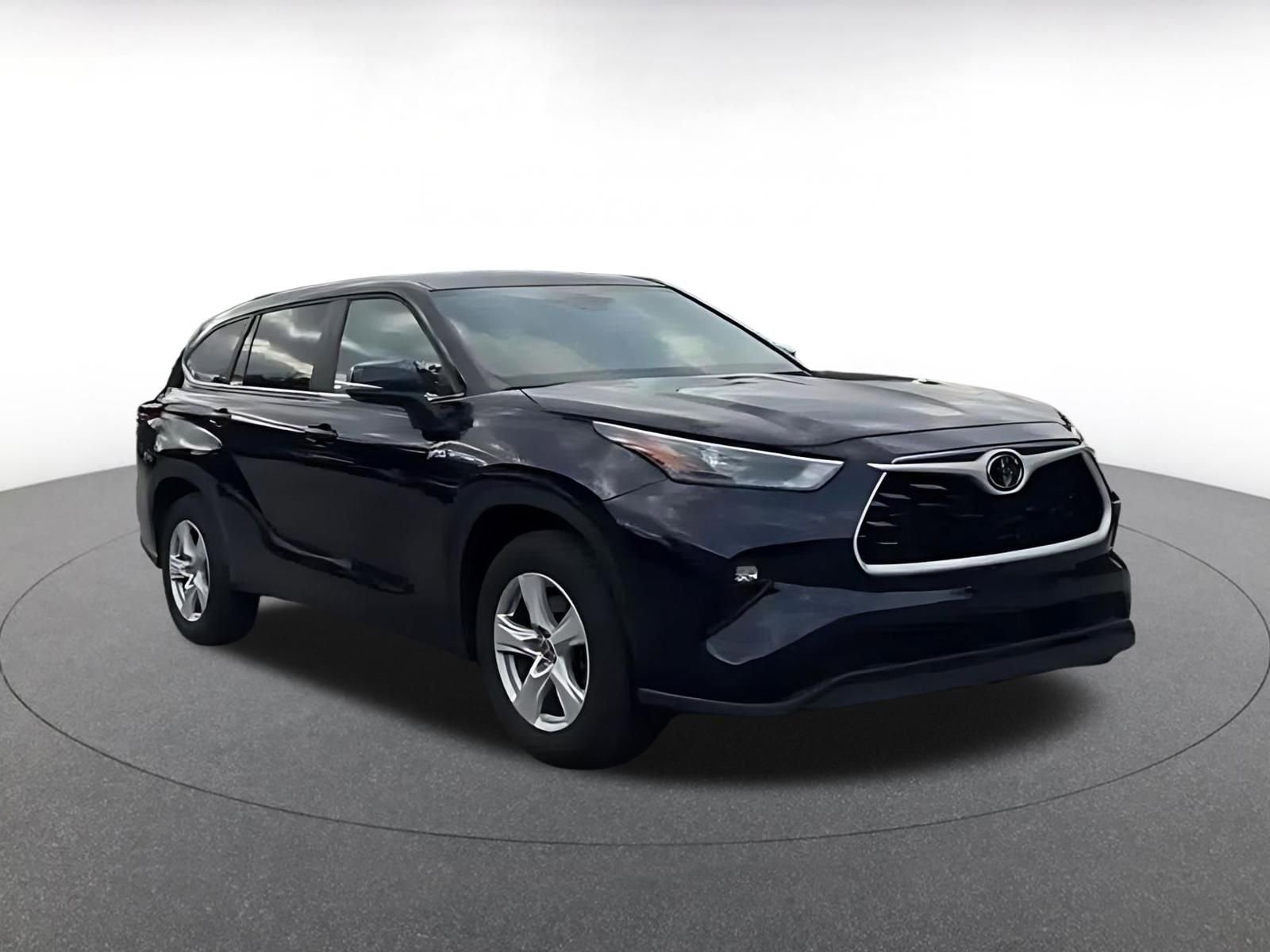 Thumbnail: 2025 Toyota Highlander - 3