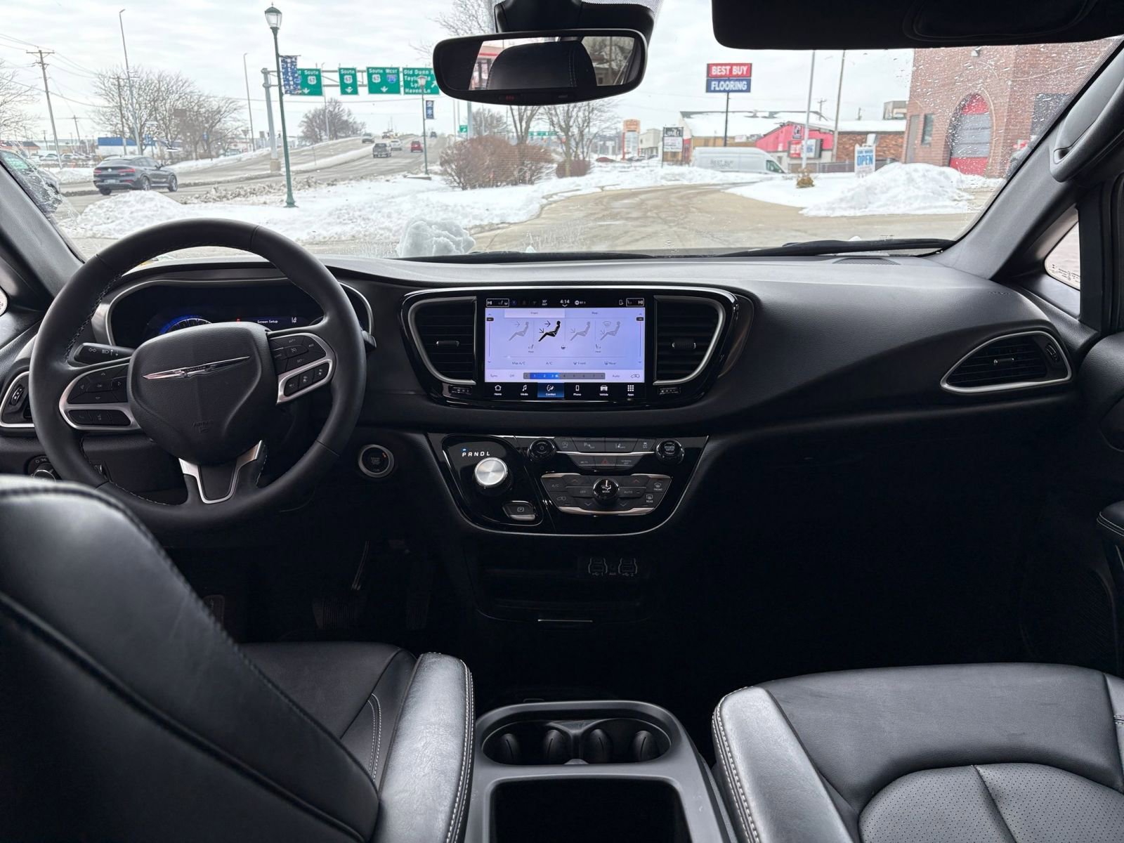 Thumbnail: 2025 Chrysler Pacifica - 31