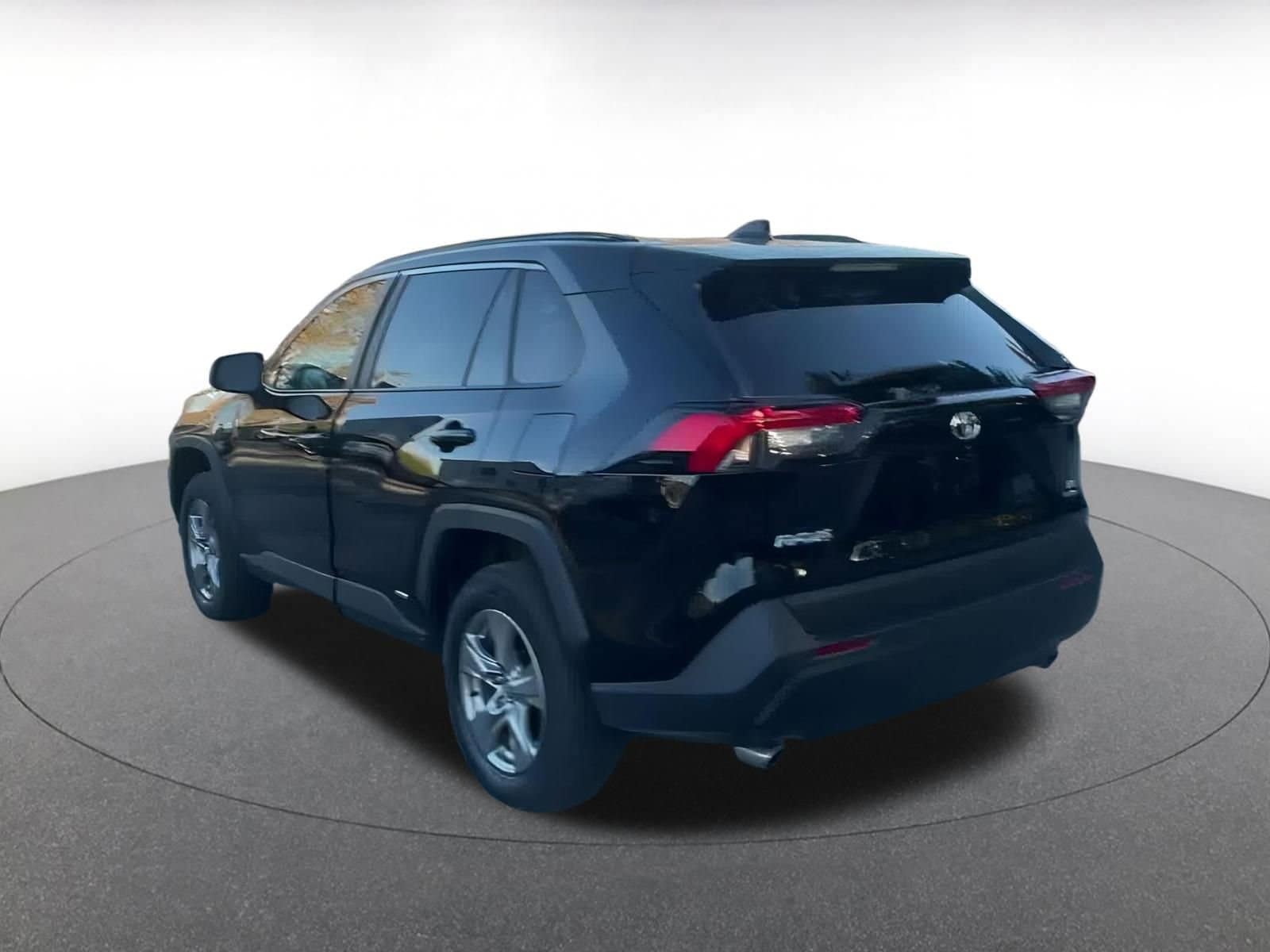 Thumbnail: 2025 Toyota RAV4 - 8