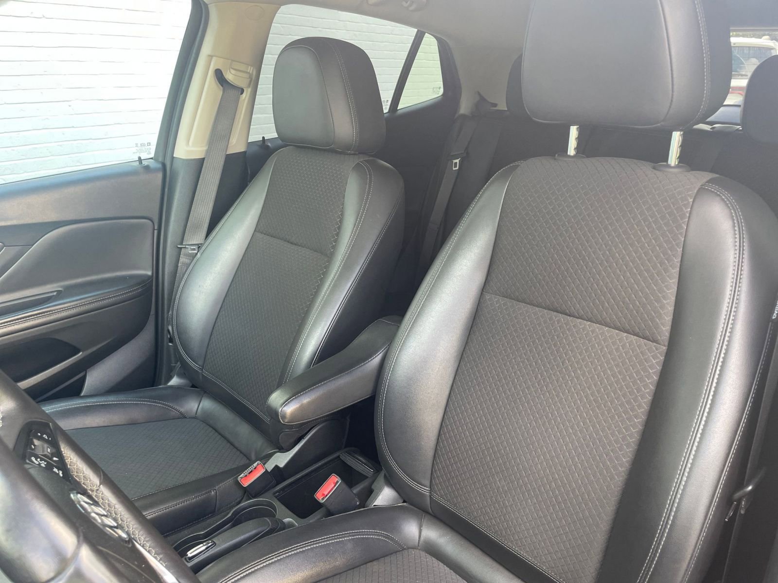 Thumbnail: 2022 Buick Encore - 34