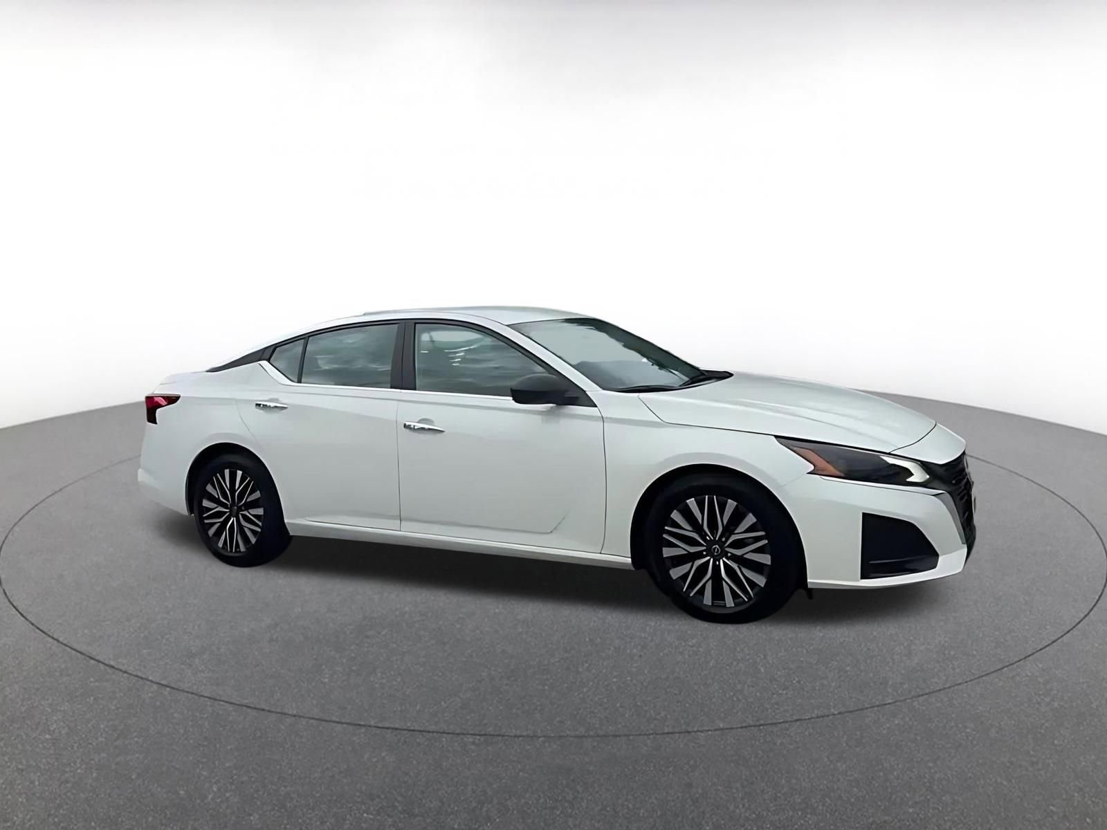 Thumbnail: 2025 Nissan Altima - 2