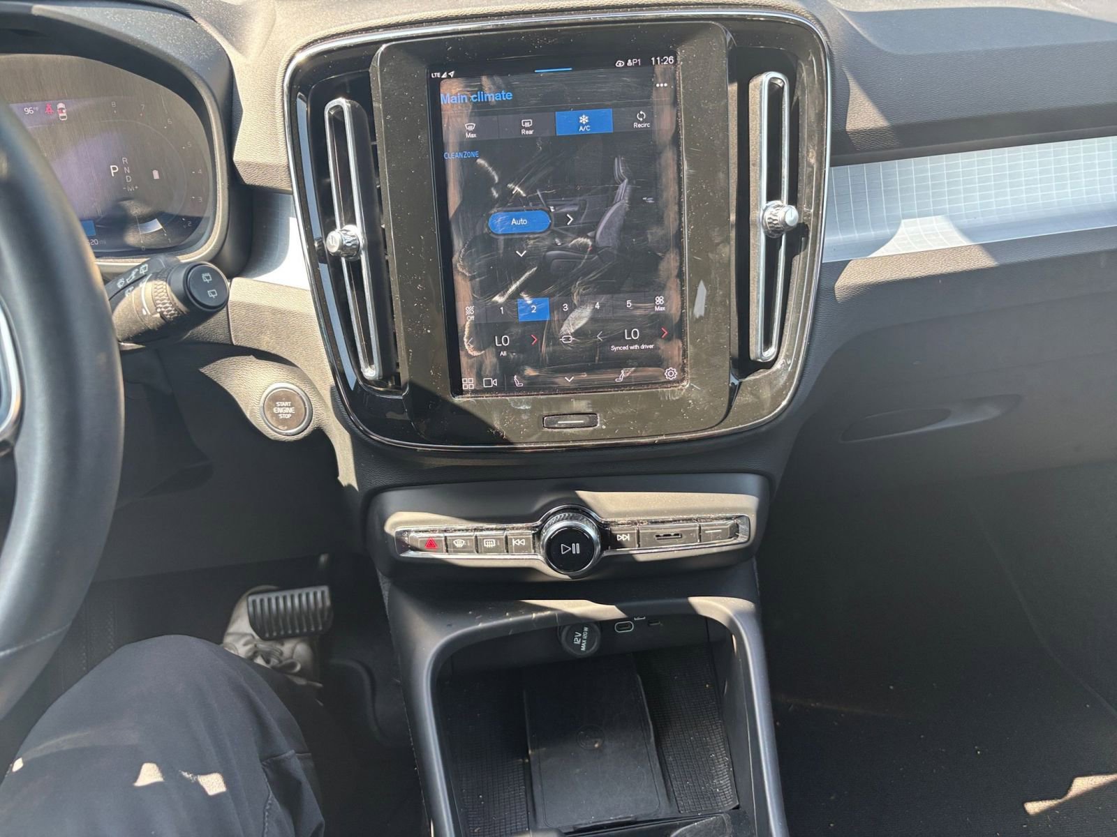 Thumbnail: 2024 Volvo XC40 - 18