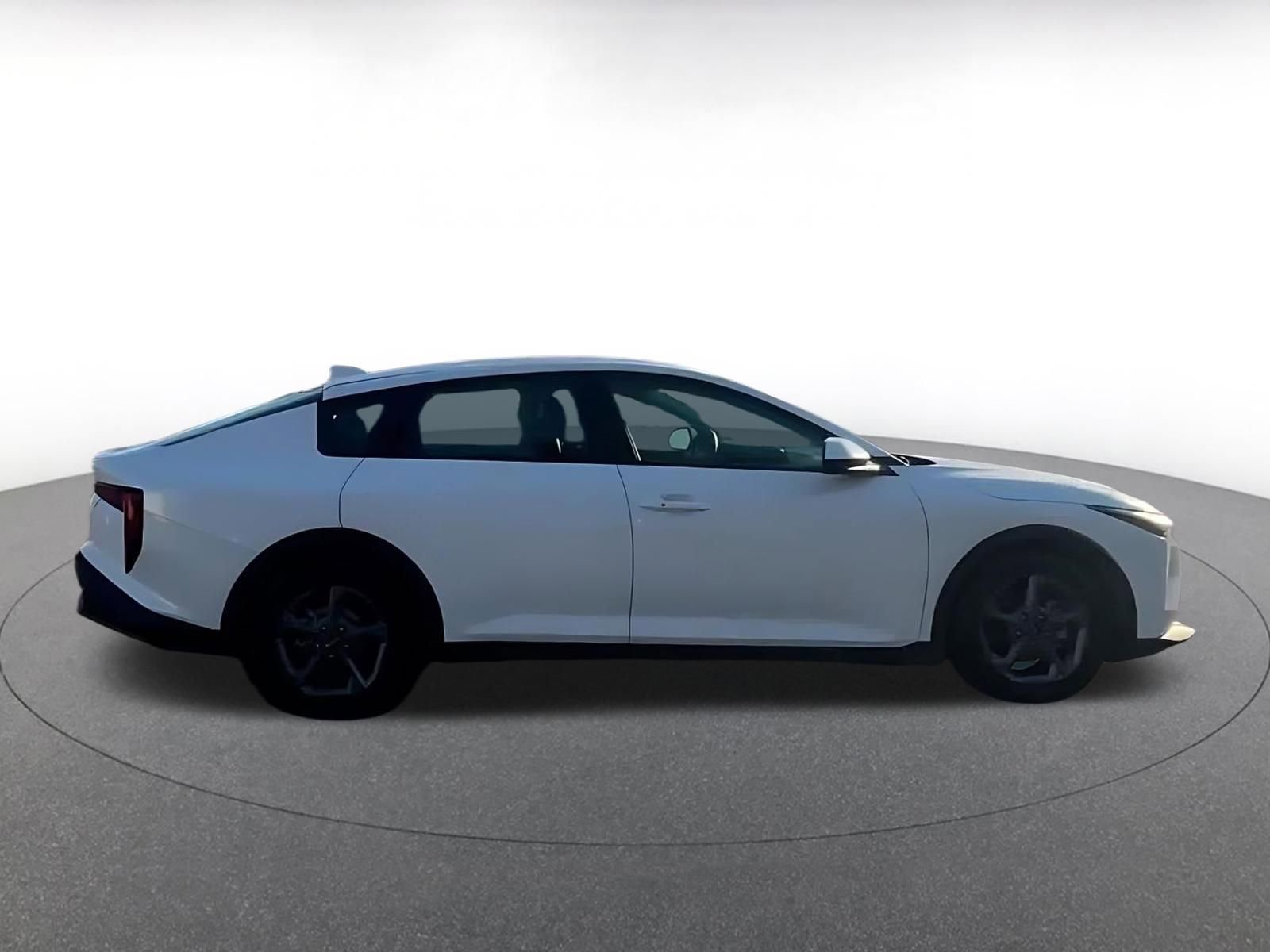 Thumbnail: 2025 Kia K4 - 10