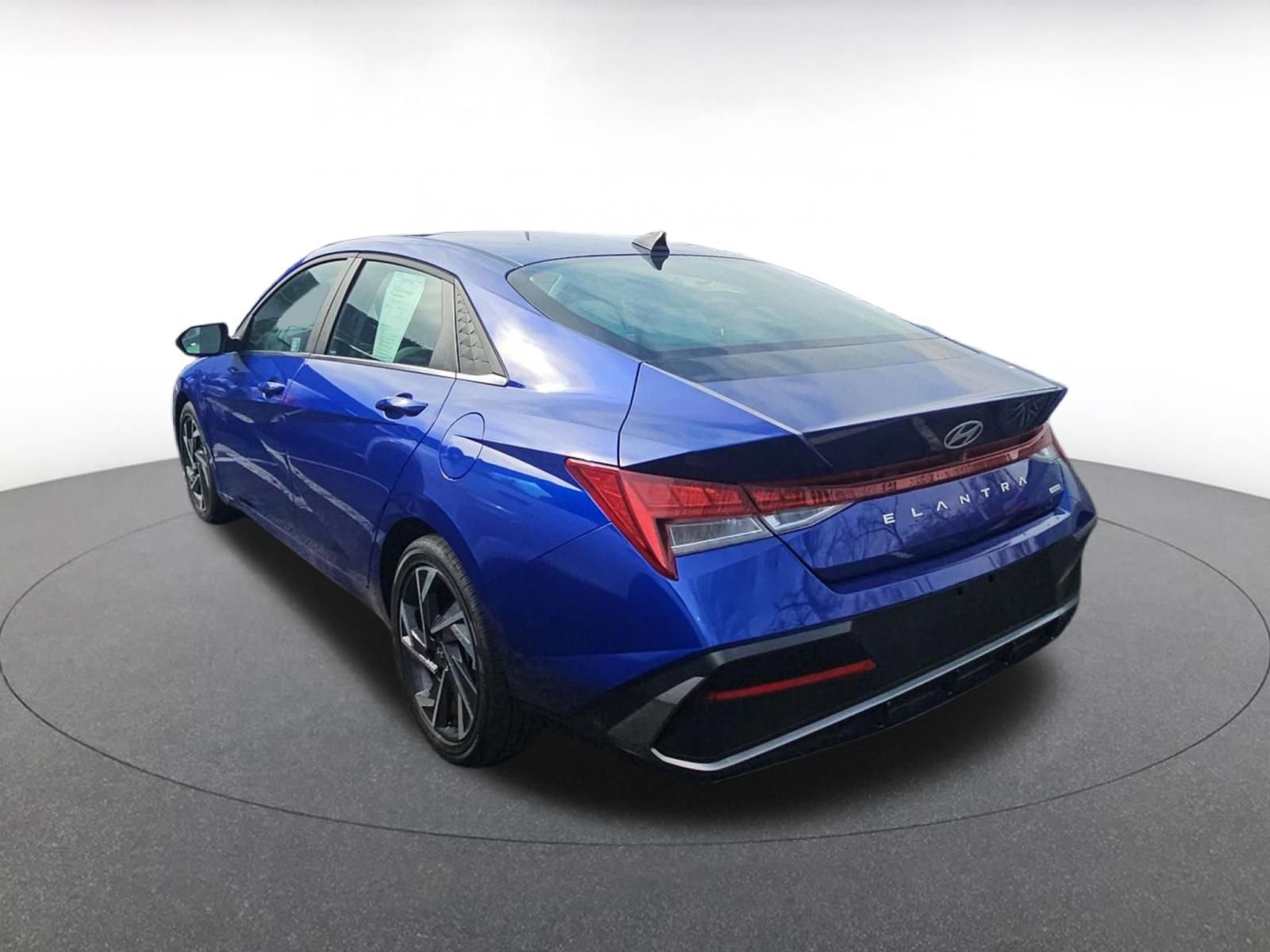 Thumbnail: 2025 Hyundai Elantra - 4