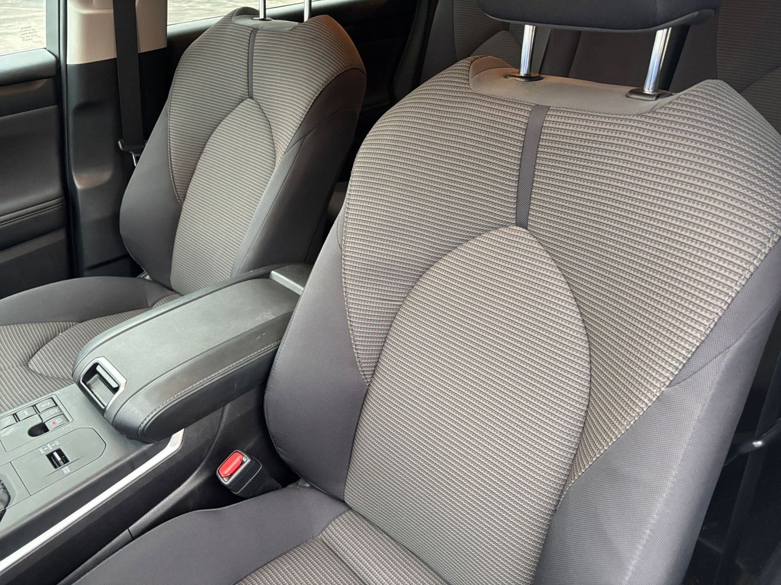 Thumbnail: 2025 Toyota Highlander - 34