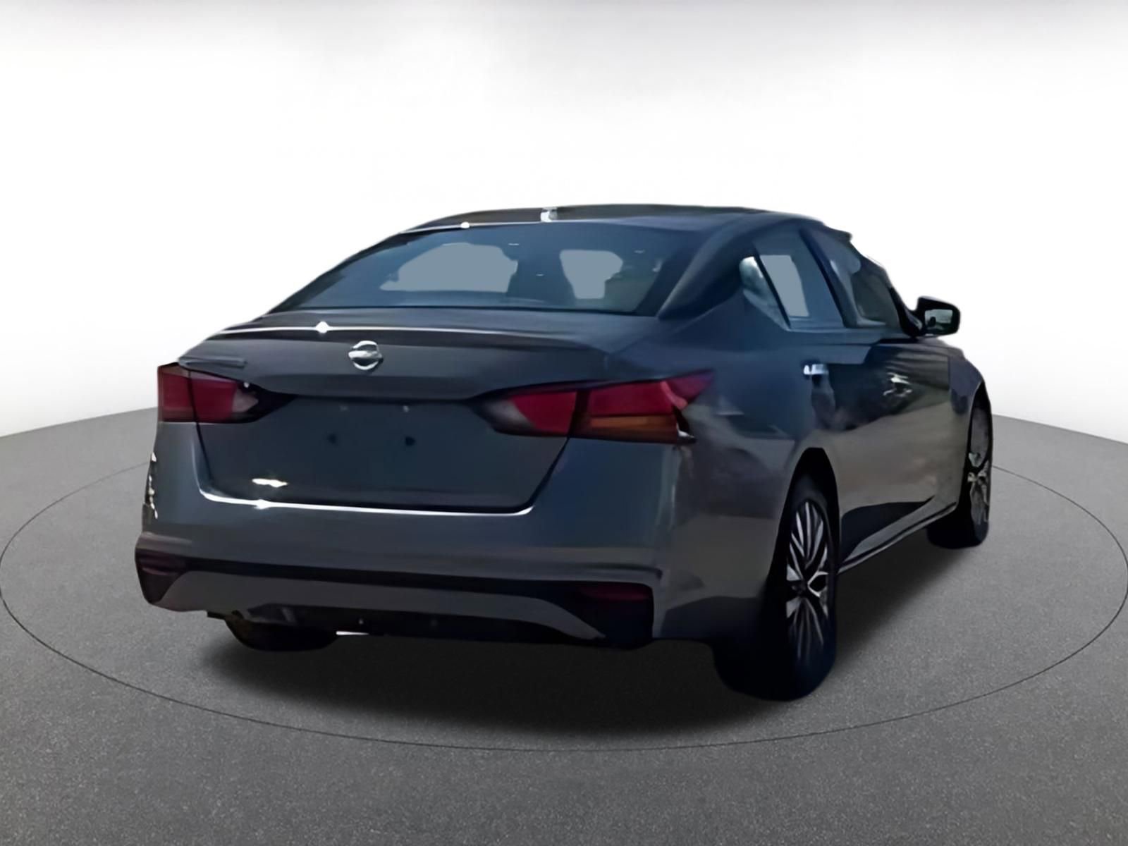 Thumbnail: 2025 Nissan Altima - 10