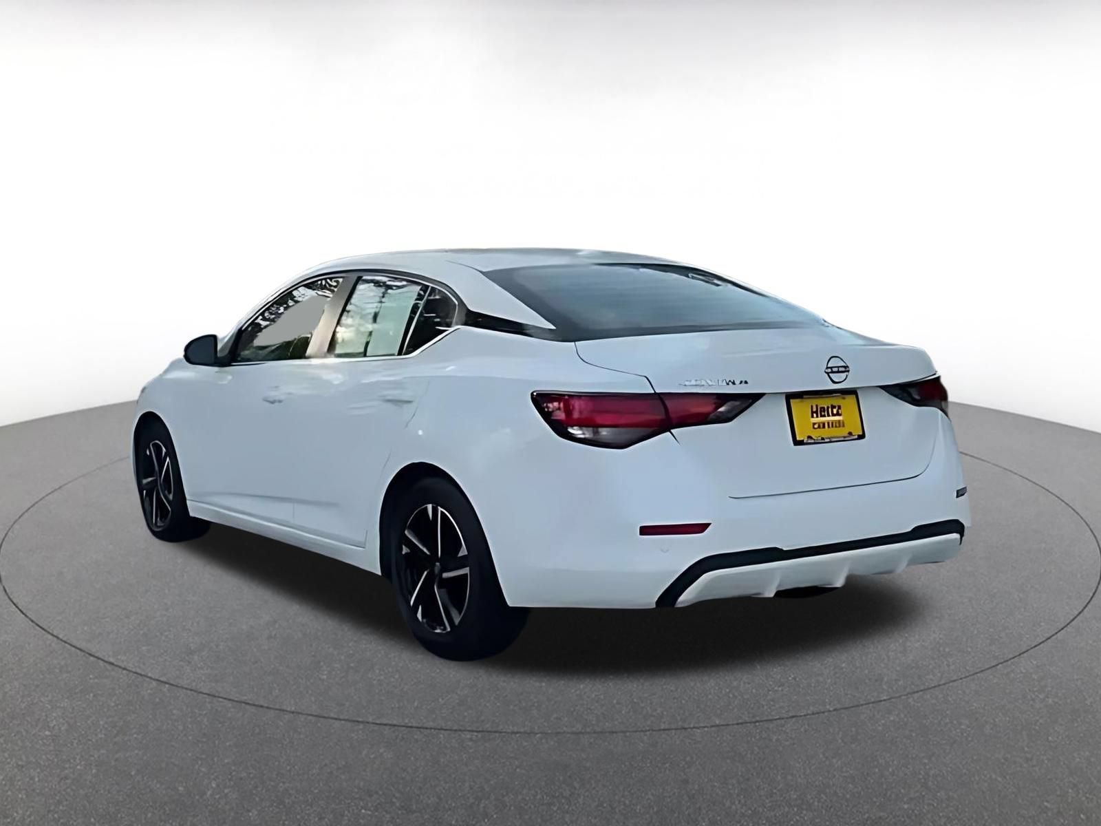Thumbnail: 2025 Nissan Sentra - 10