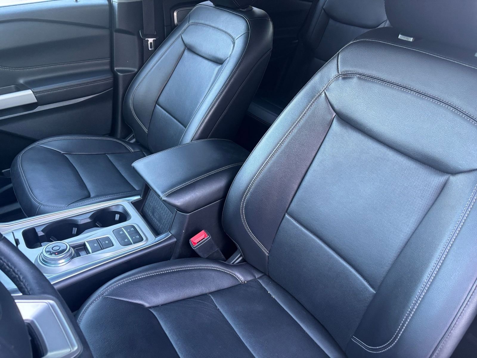 Thumbnail: 2024 Ford Explorer - 34