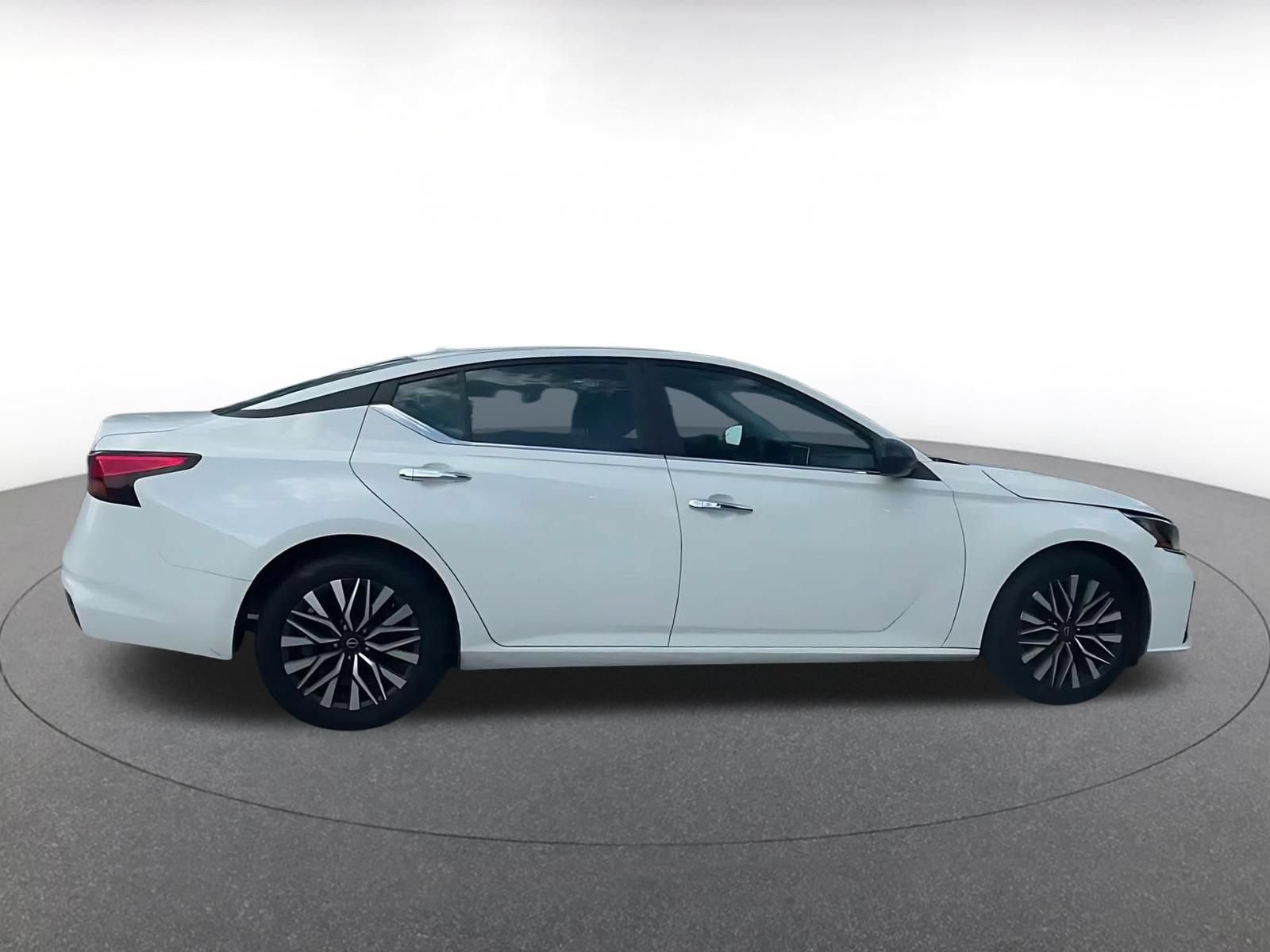 Thumbnail: 2025 Nissan Altima - 13