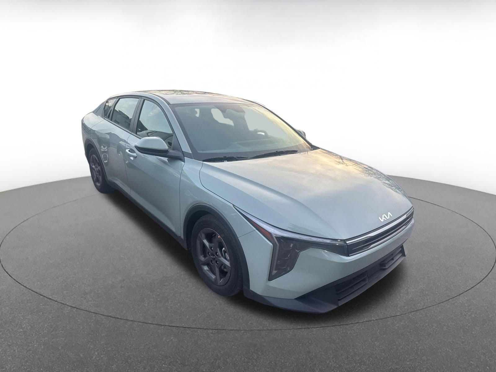 Thumbnail: 2025 Kia K4 - 1