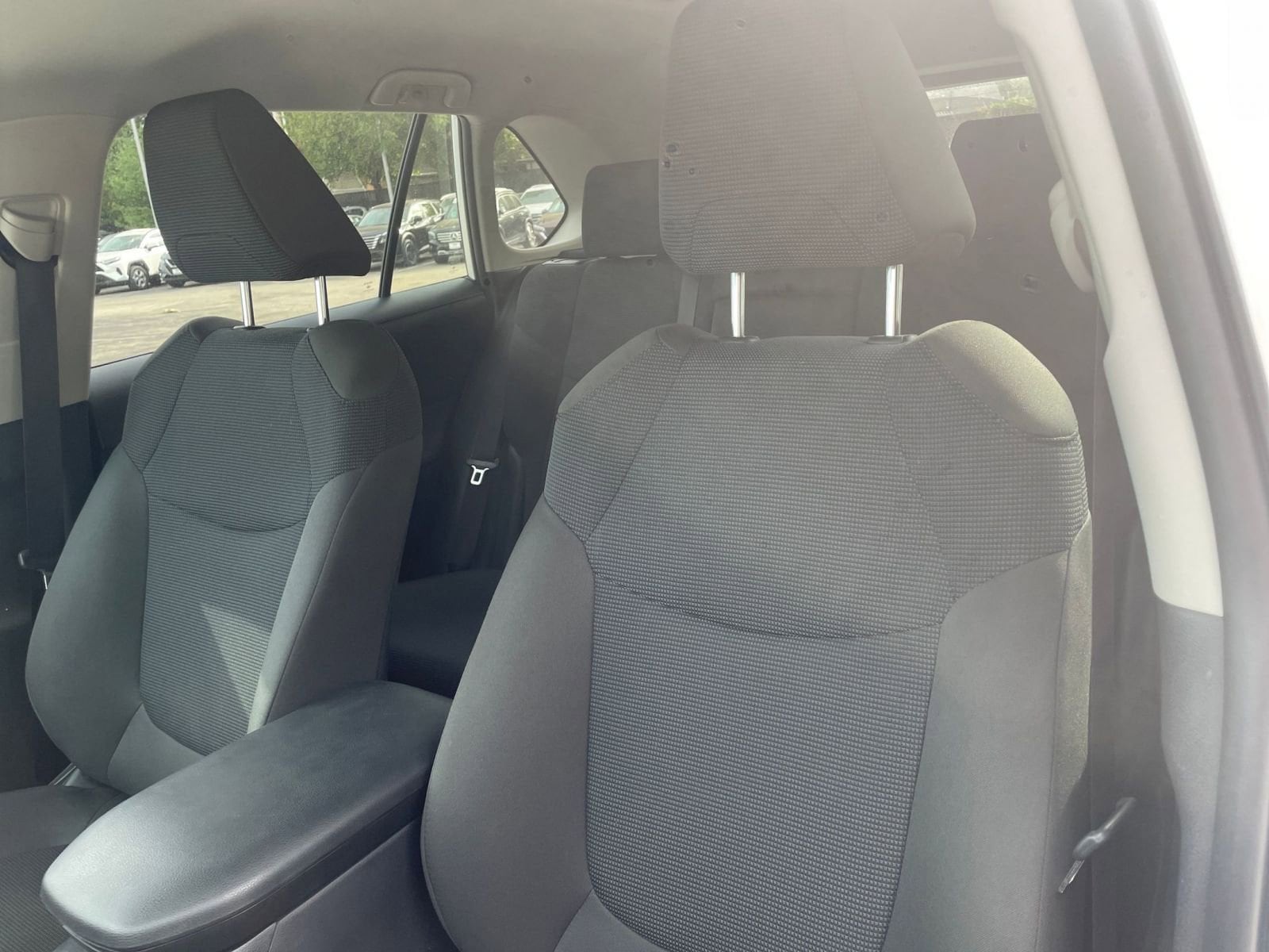 Thumbnail: 2025 Toyota RAV4 - 34