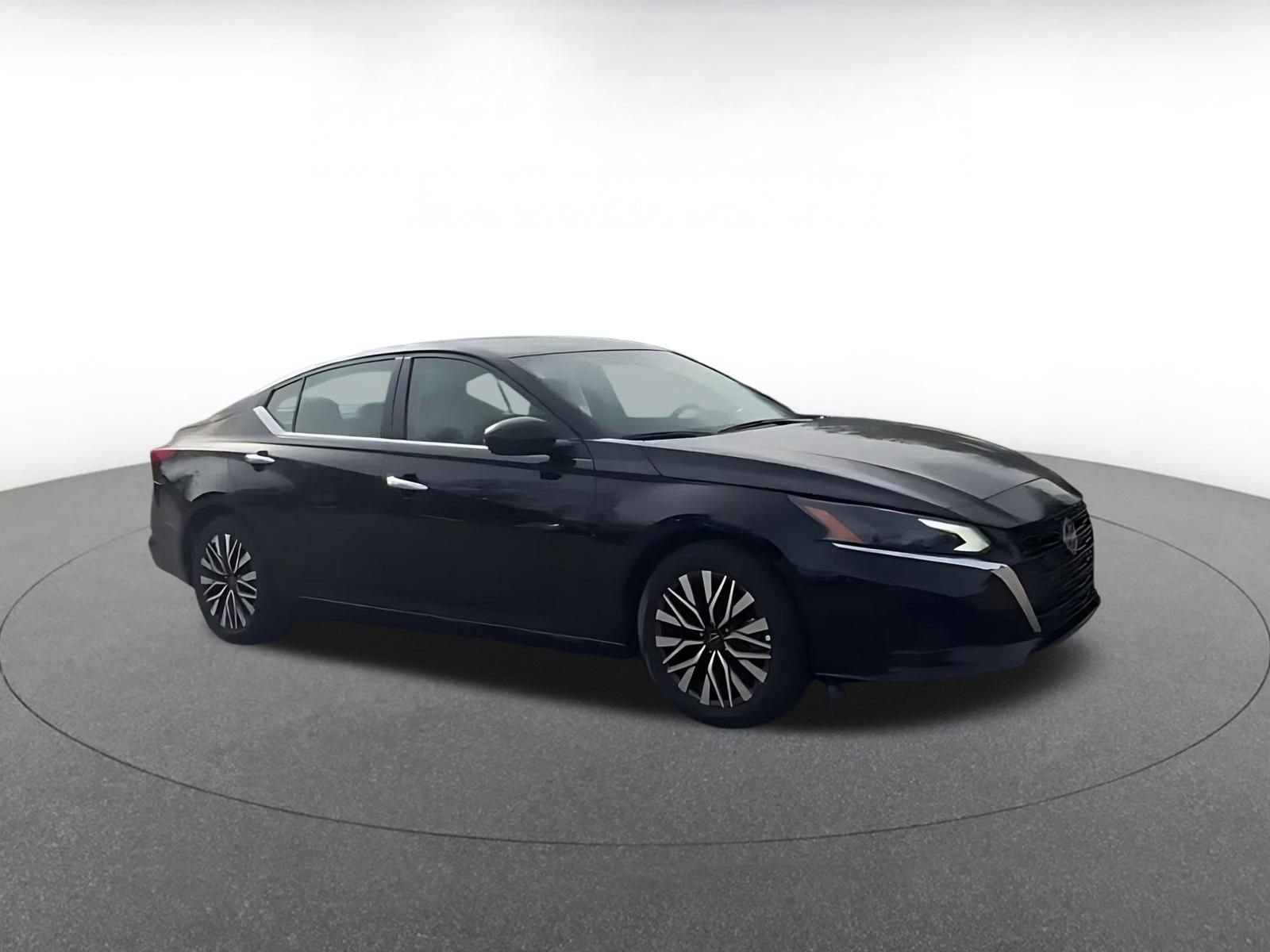 Thumbnail: 2025 Nissan Altima - 2