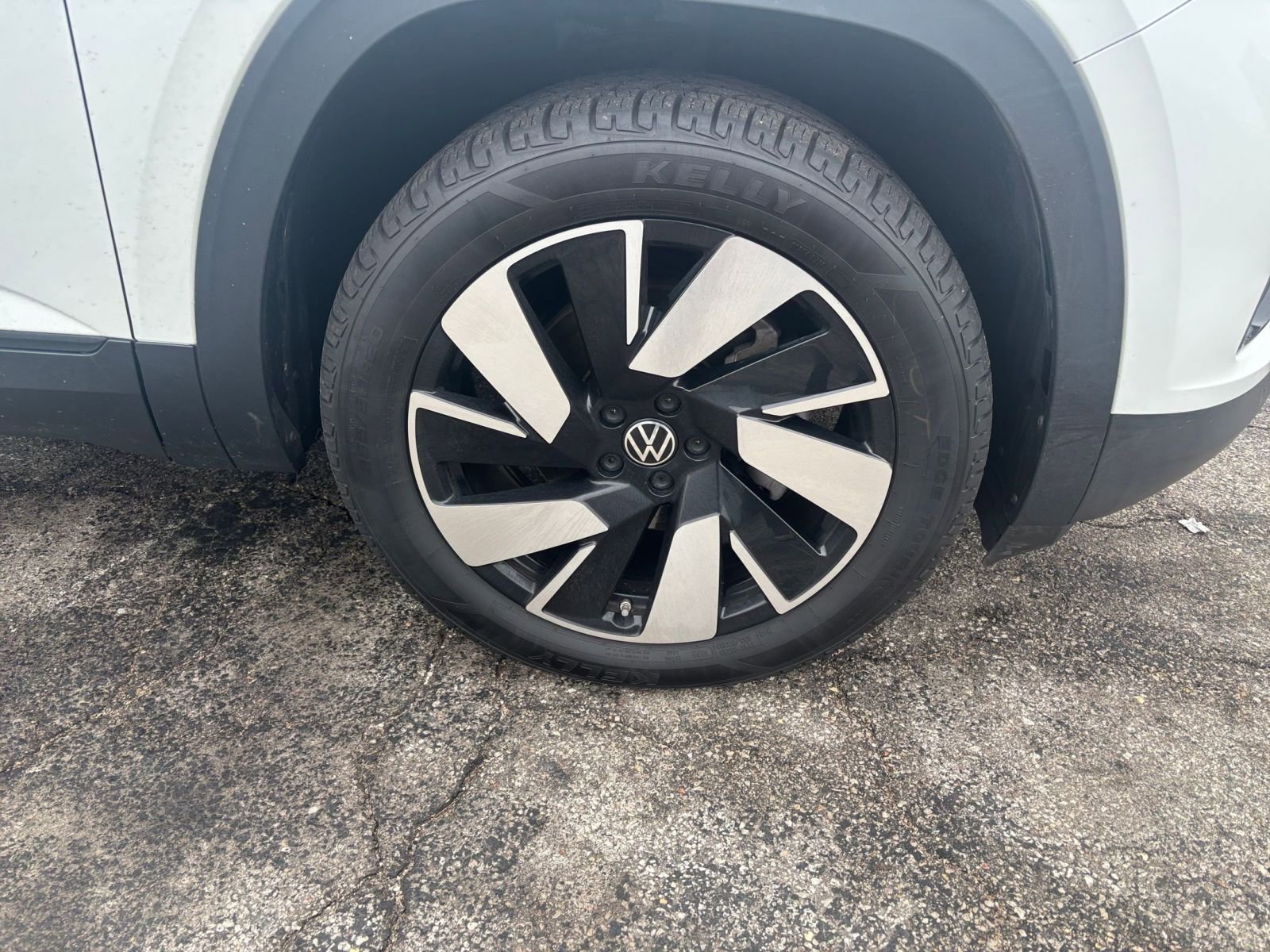 Thumbnail: 2025 Volkswagen Atlas - 28