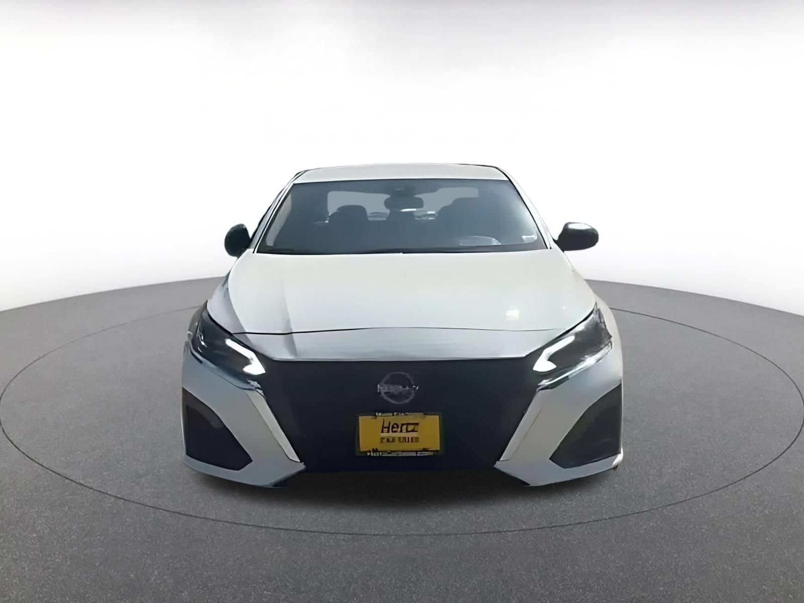 Thumbnail: 2025 Nissan Altima - 2