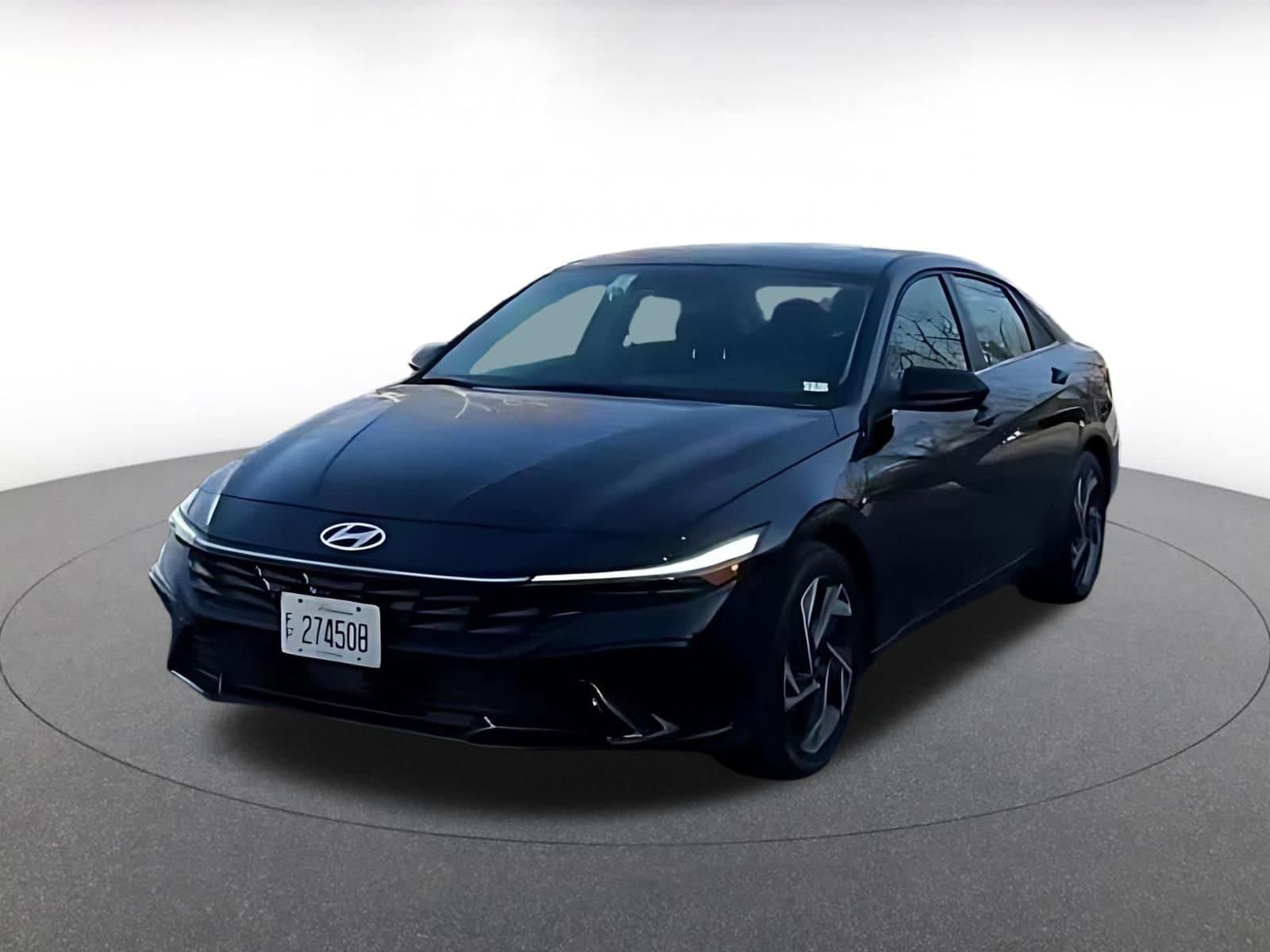 Thumbnail: 2025 Hyundai Elantra - 4