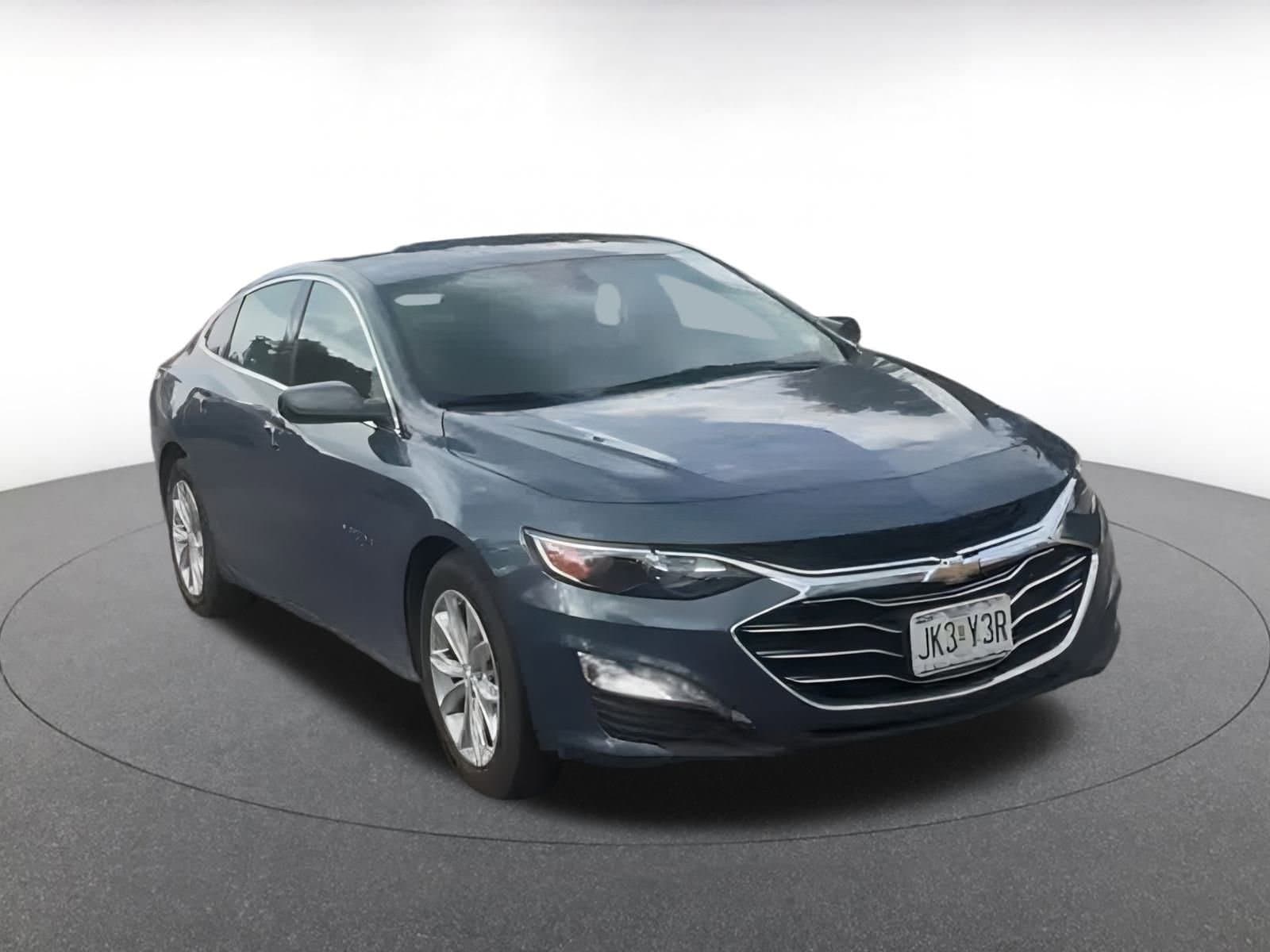 Thumbnail: 2024 Chevrolet Malibu - 3