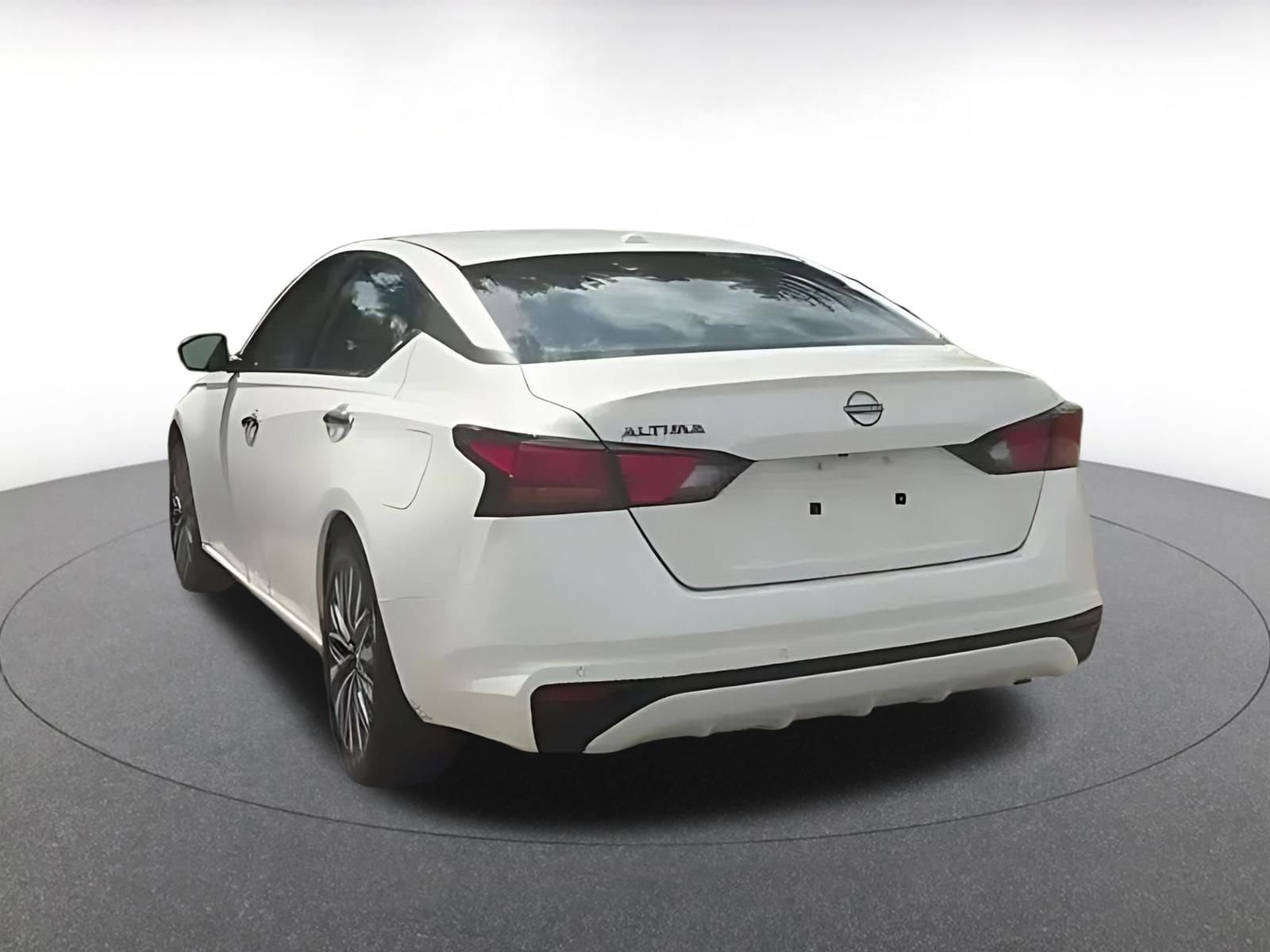 Thumbnail: 2025 Nissan Altima - 4