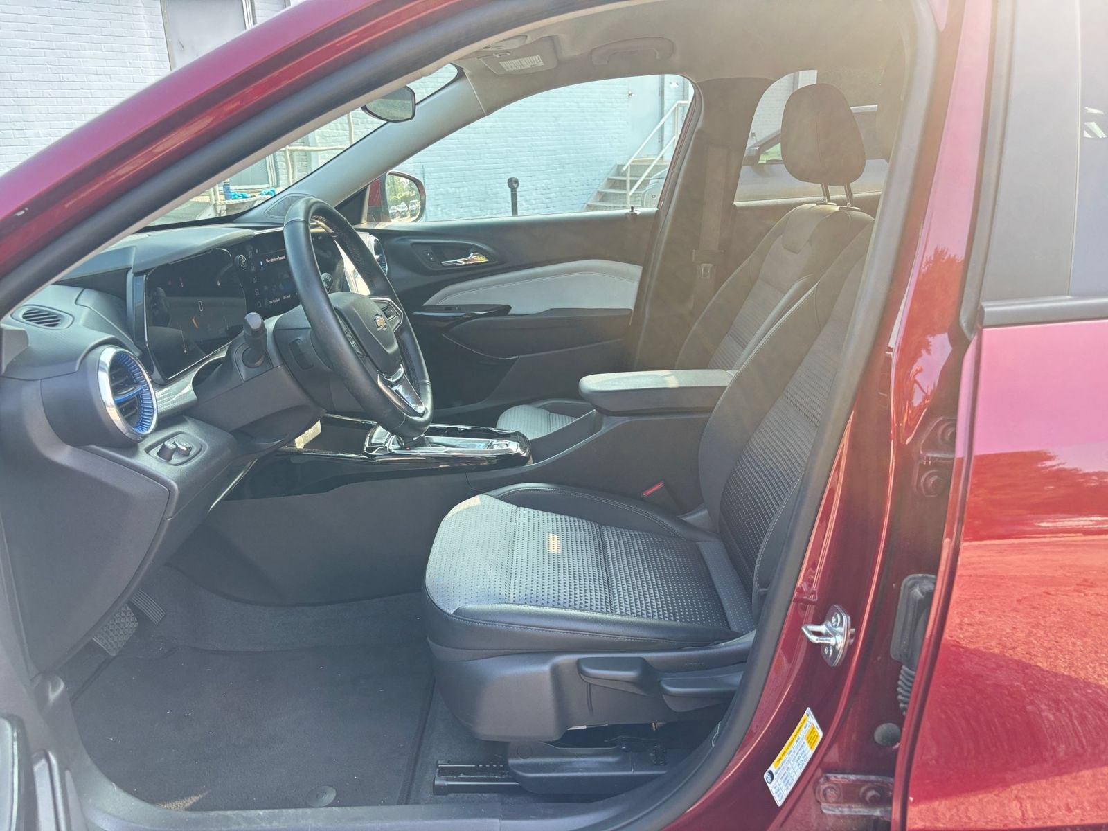 Thumbnail: 2025 Chevrolet Trax - 21