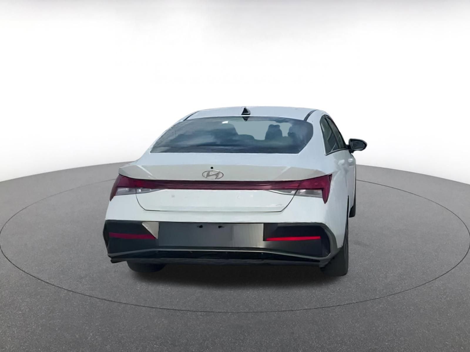 Thumbnail: 2025 Hyundai Elantra - 10