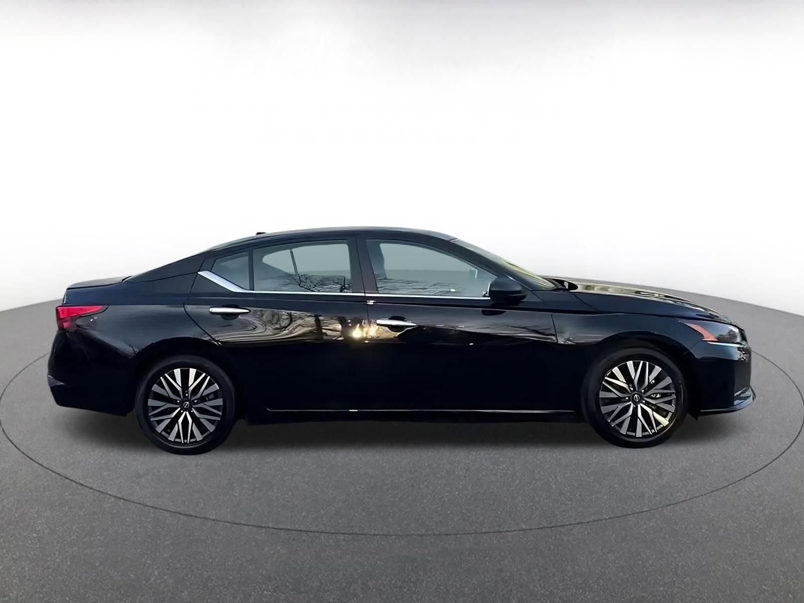 Thumbnail: 2025 Nissan Altima - 15