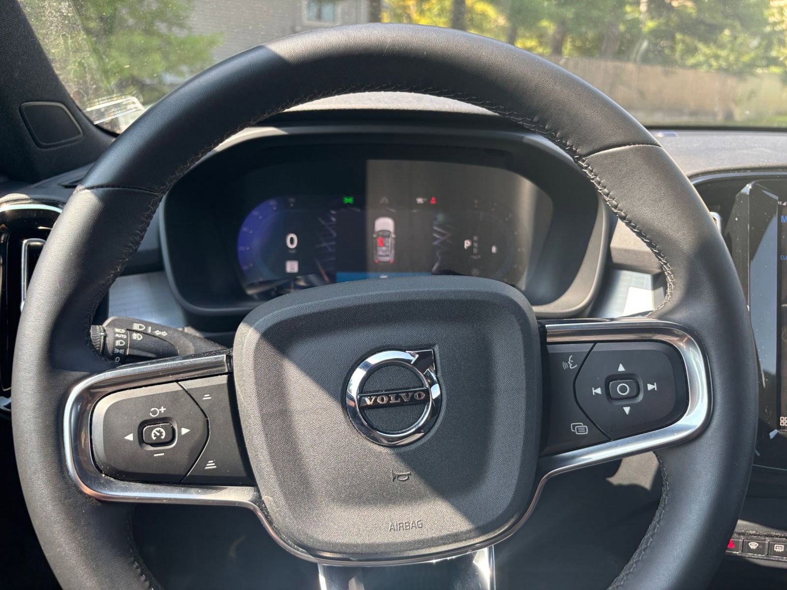 Thumbnail: 2024 Volvo XC40 - 32