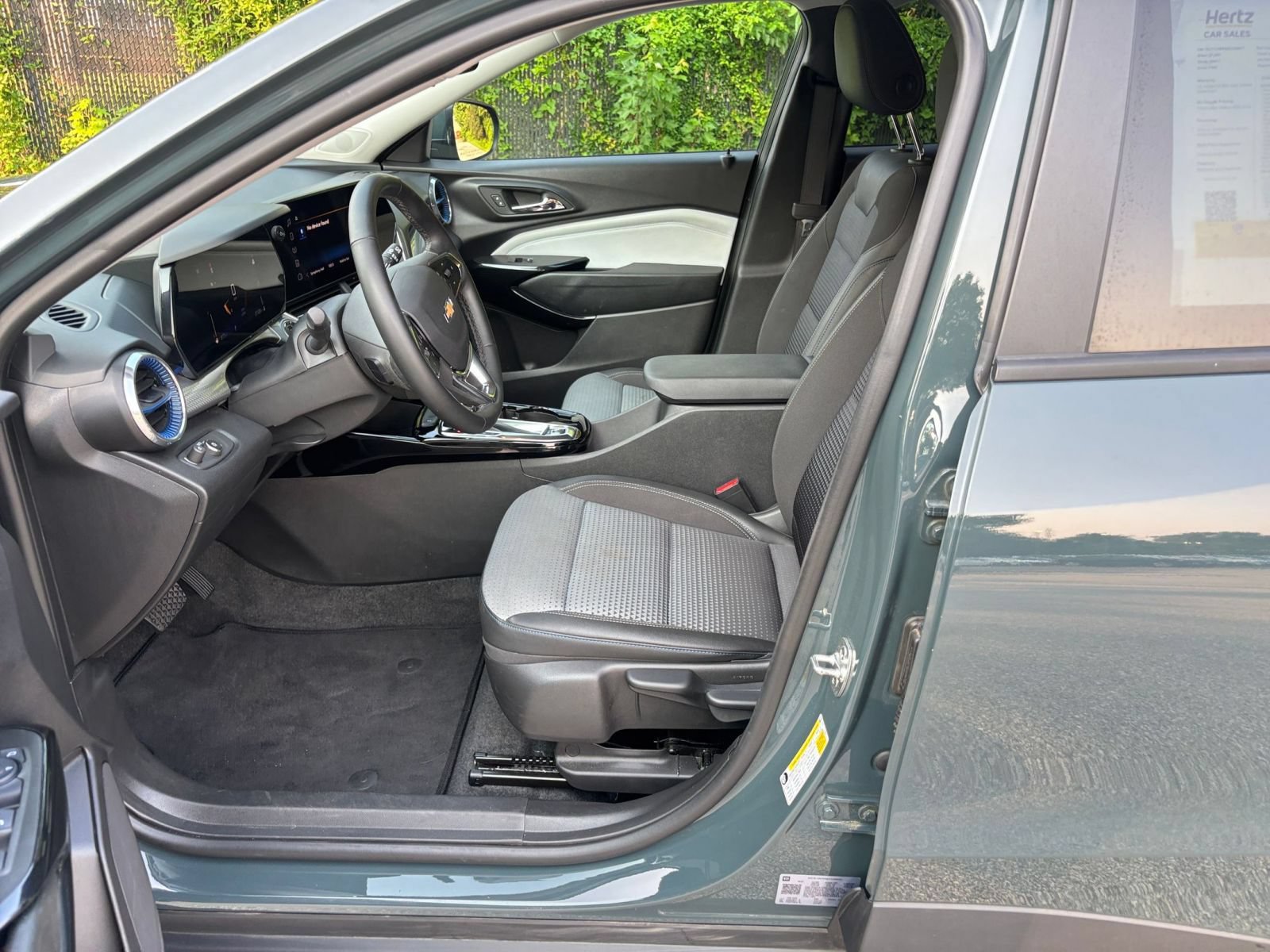 Thumbnail: 2025 Chevrolet Trax - 22