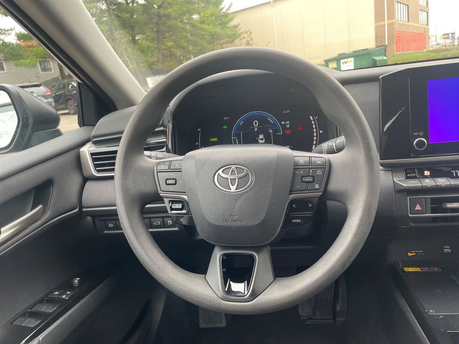 Thumbnail: 2025 Toyota Camry - 25