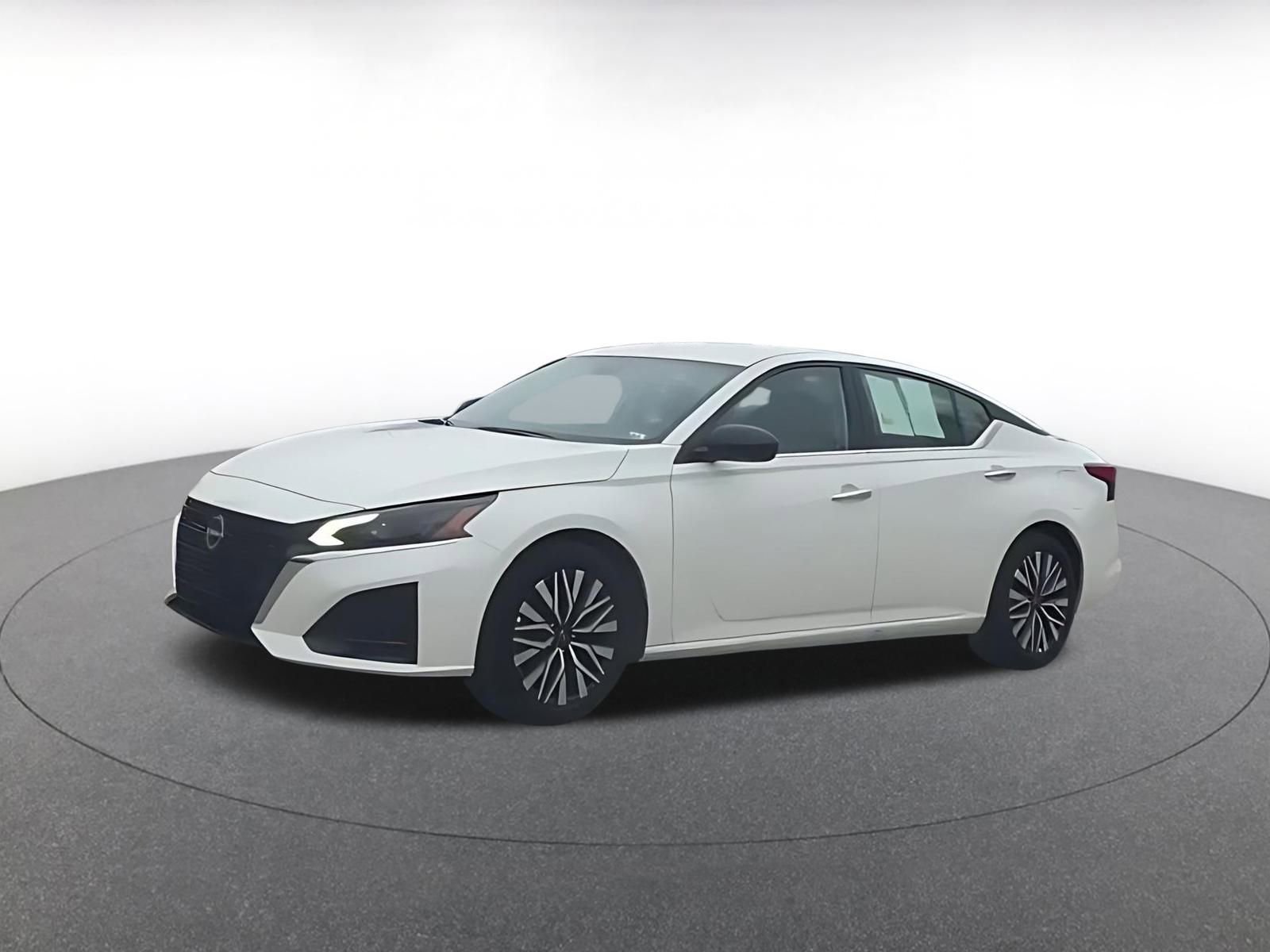 Thumbnail: 2025 Nissan Altima - 8