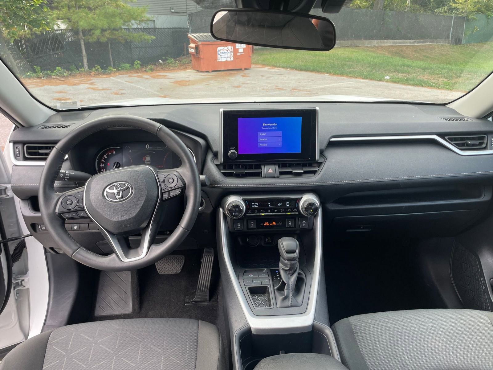 Thumbnail: 2025 Toyota RAV4 - 31