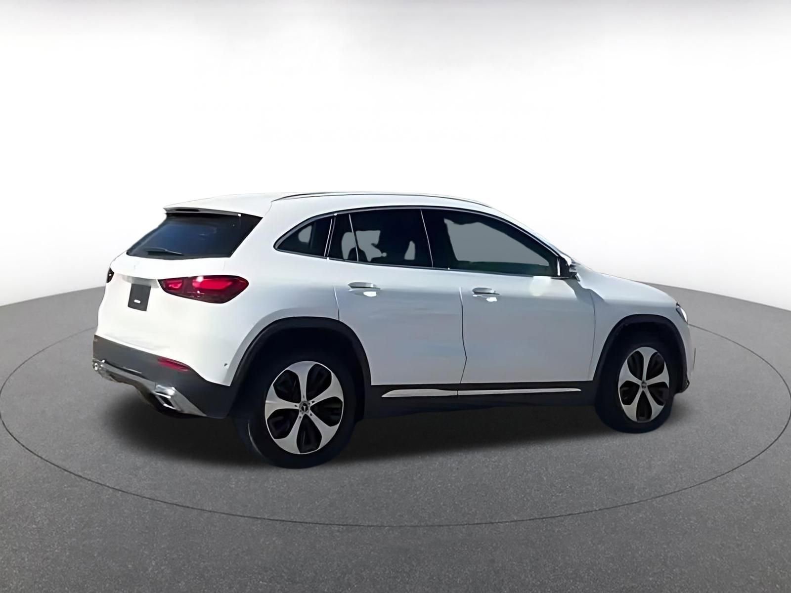 Thumbnail: 2025 Mercedes-Benz GLA - 12